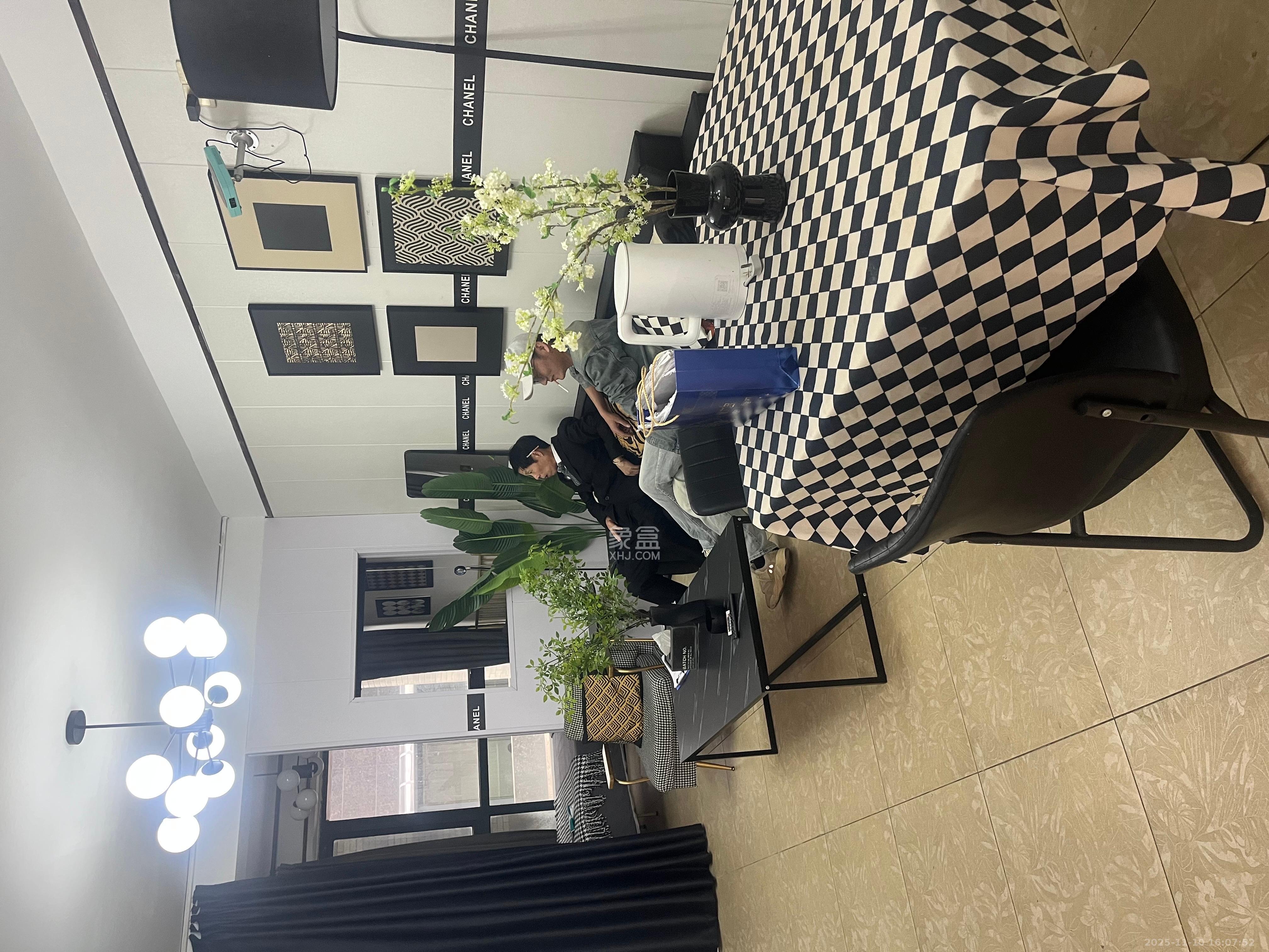 中天广场  2室1厅1卫    2600.0元/月