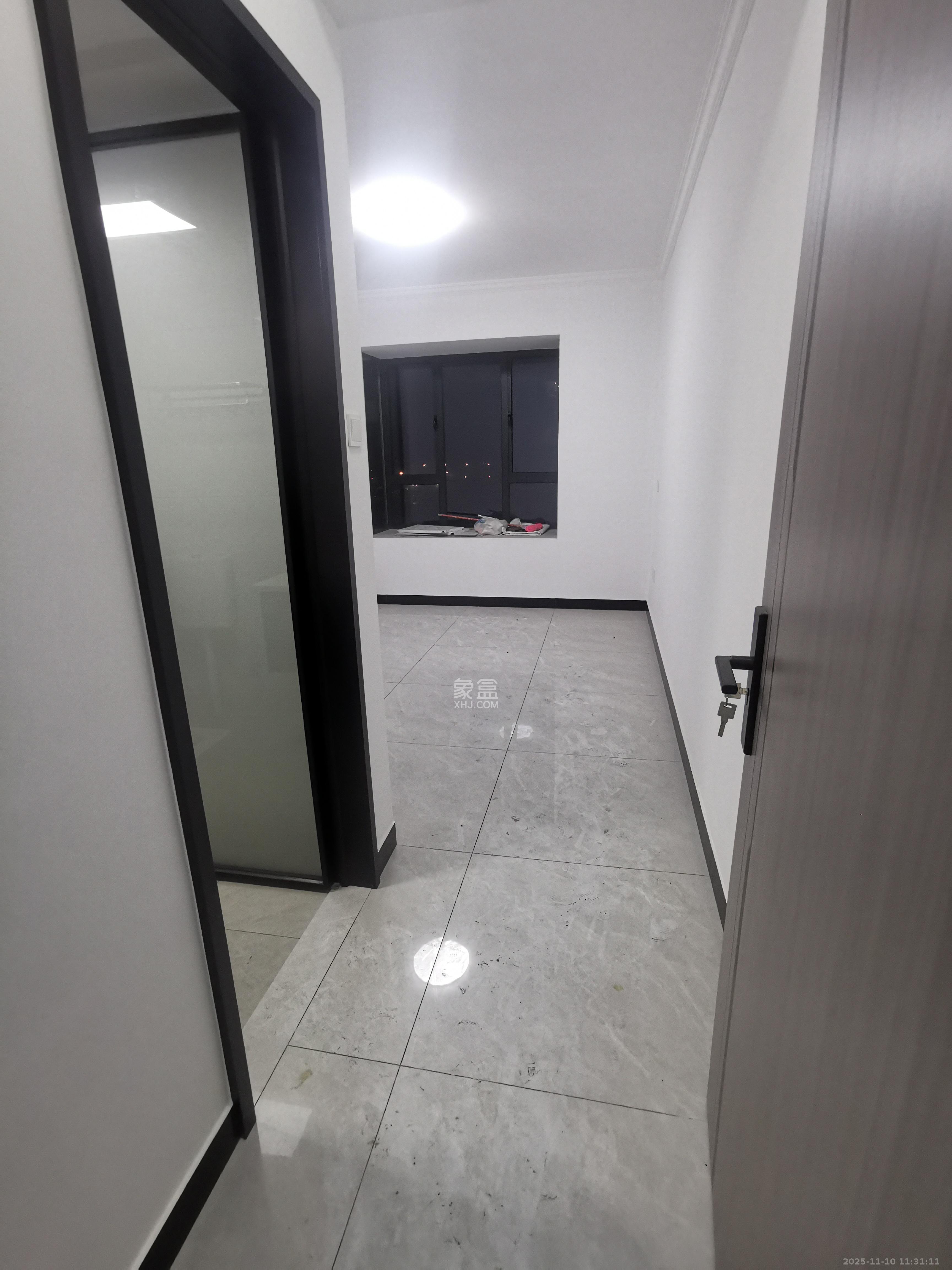 星发东宸花园  3室2厅2卫    1800.0元/月室内图