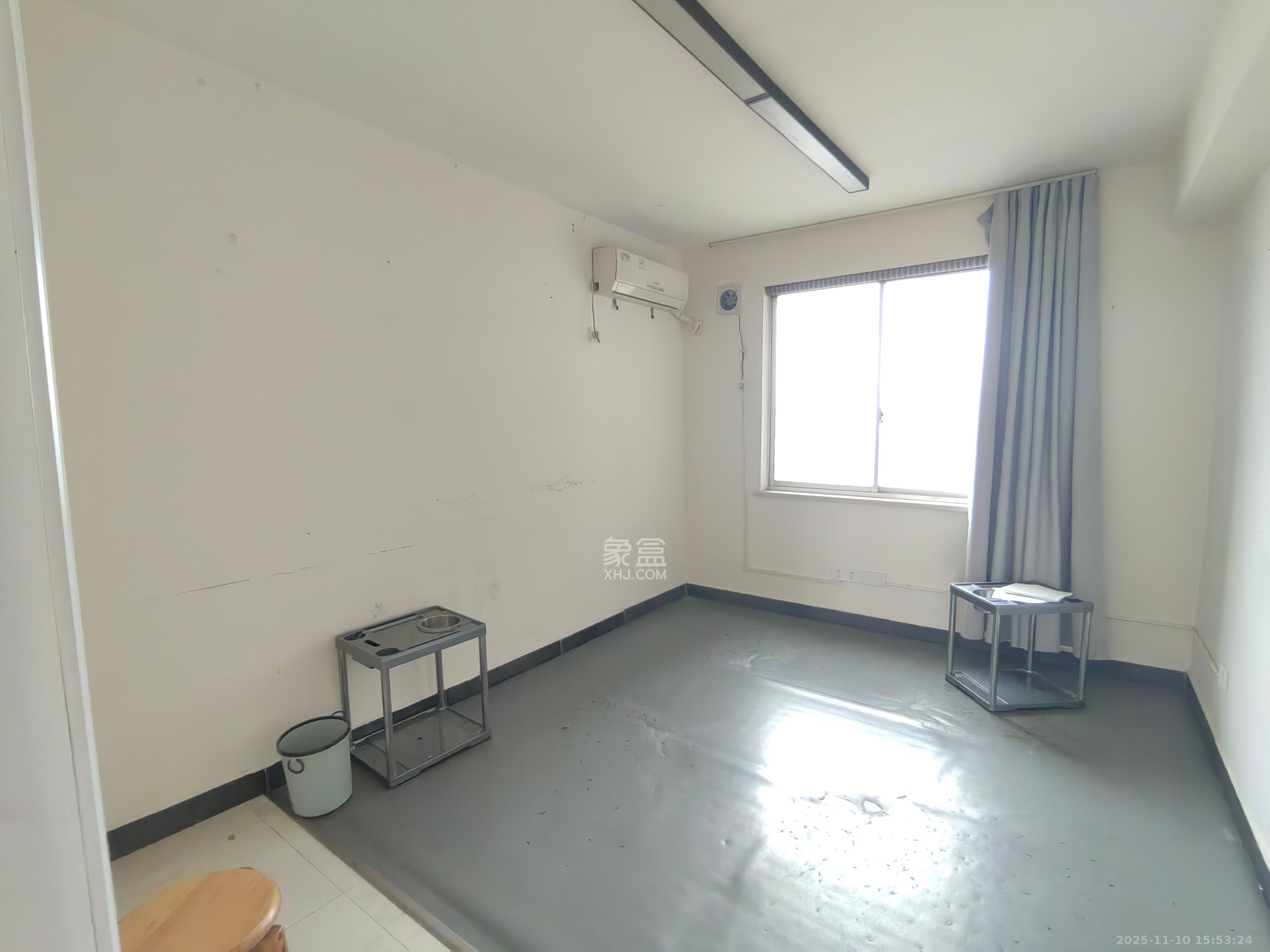 高桥现代商贸城 4室2厅1卫 3800.0元/月 高桥现代商贸城 4室2厅1卫 3800.0元/月室内图