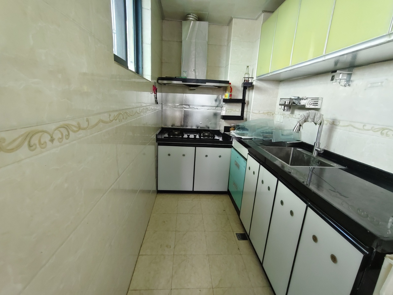 海阳小区 2室2厅1卫 1900.0元/月 海阳小区 2室2厅1卫 1900.0元/月室内图