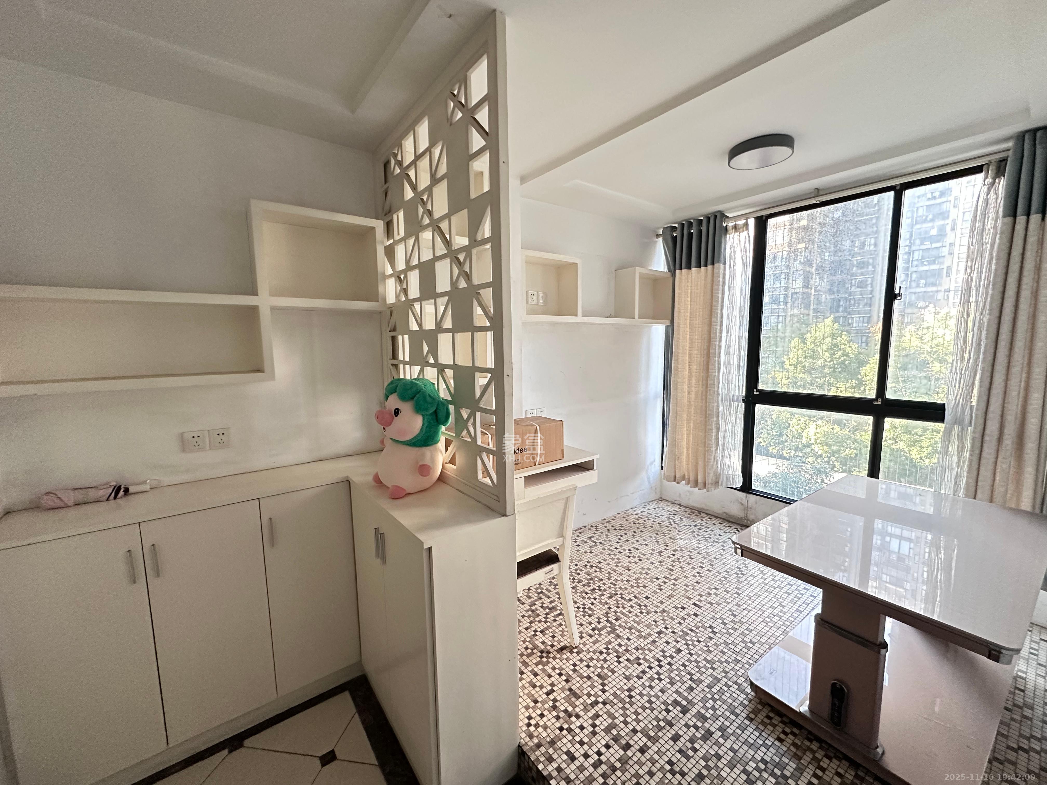 金鼎公园尚 2室2厅1卫 1900.0元/月 金鼎公园尚 2室2厅1卫 1900.0元/月室内图