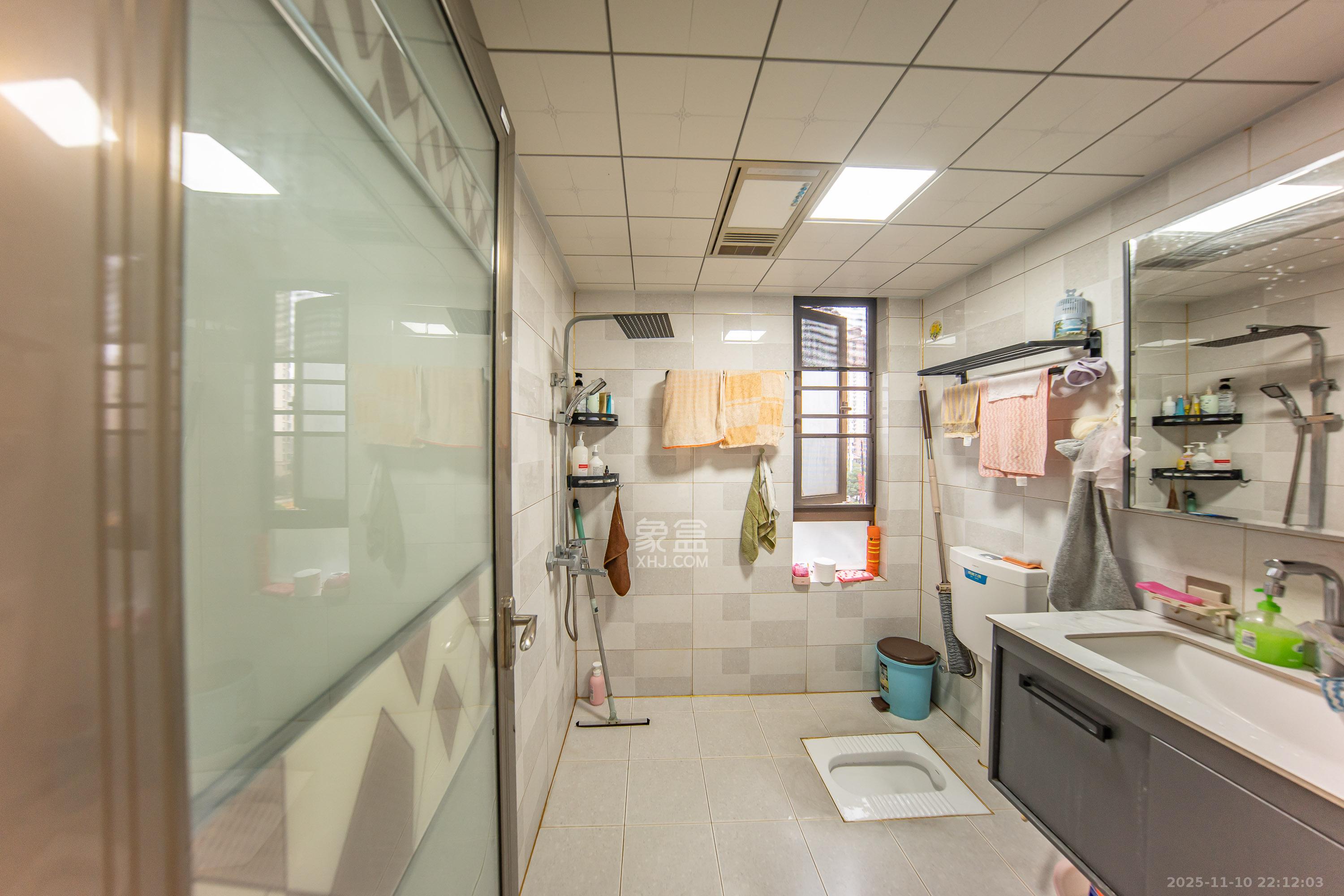 华润橡树湾 2室1厅1卫 59.8万 华润橡树湾 2室1厅1卫 59.8万卫生间