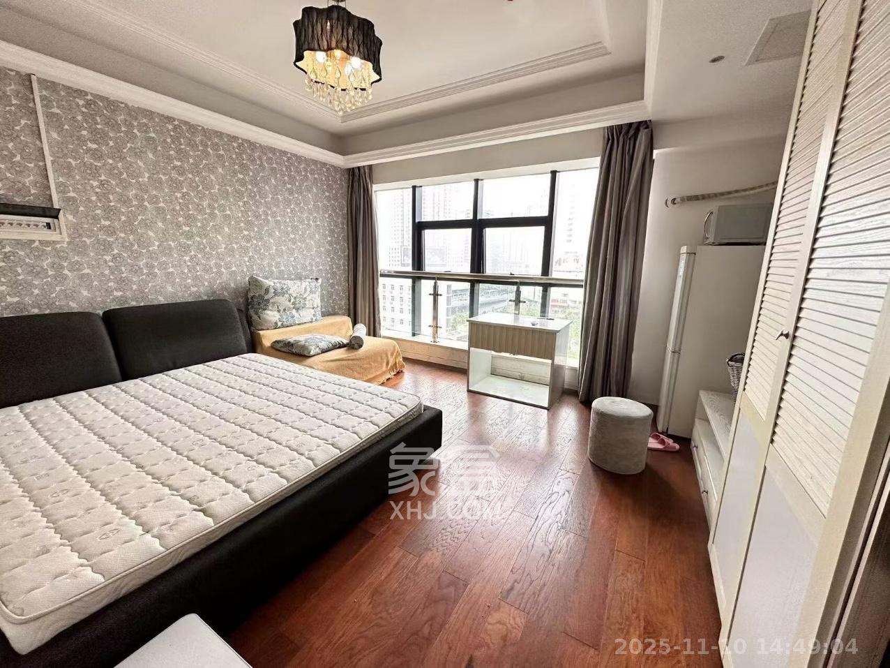 壹号公馆  1室1厅1卫    2200.0元/月