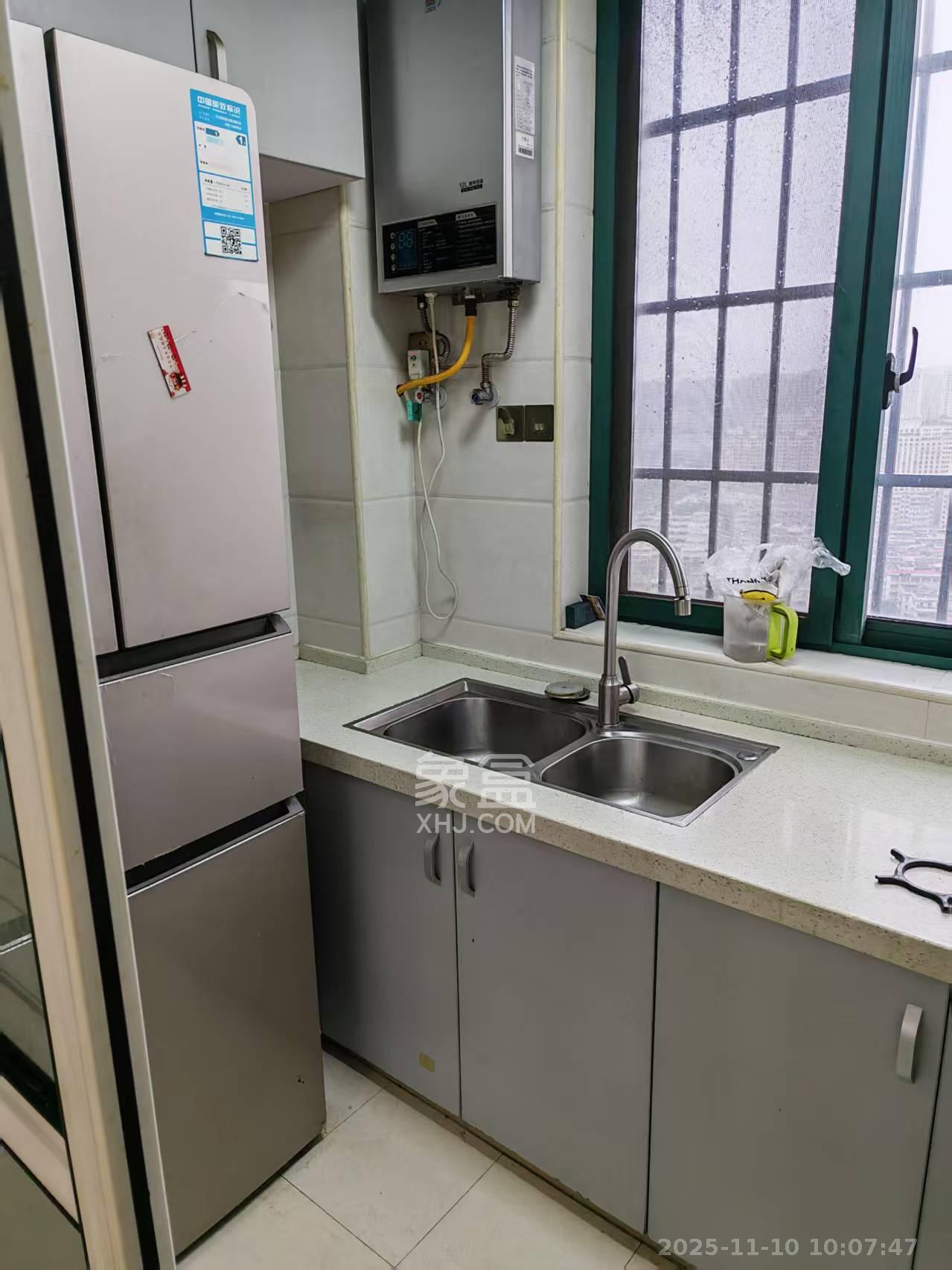 洋湖时代 1室2厅1卫 2200.0元/月 洋湖时代 1室2厅1卫 2200.0元/月室内图