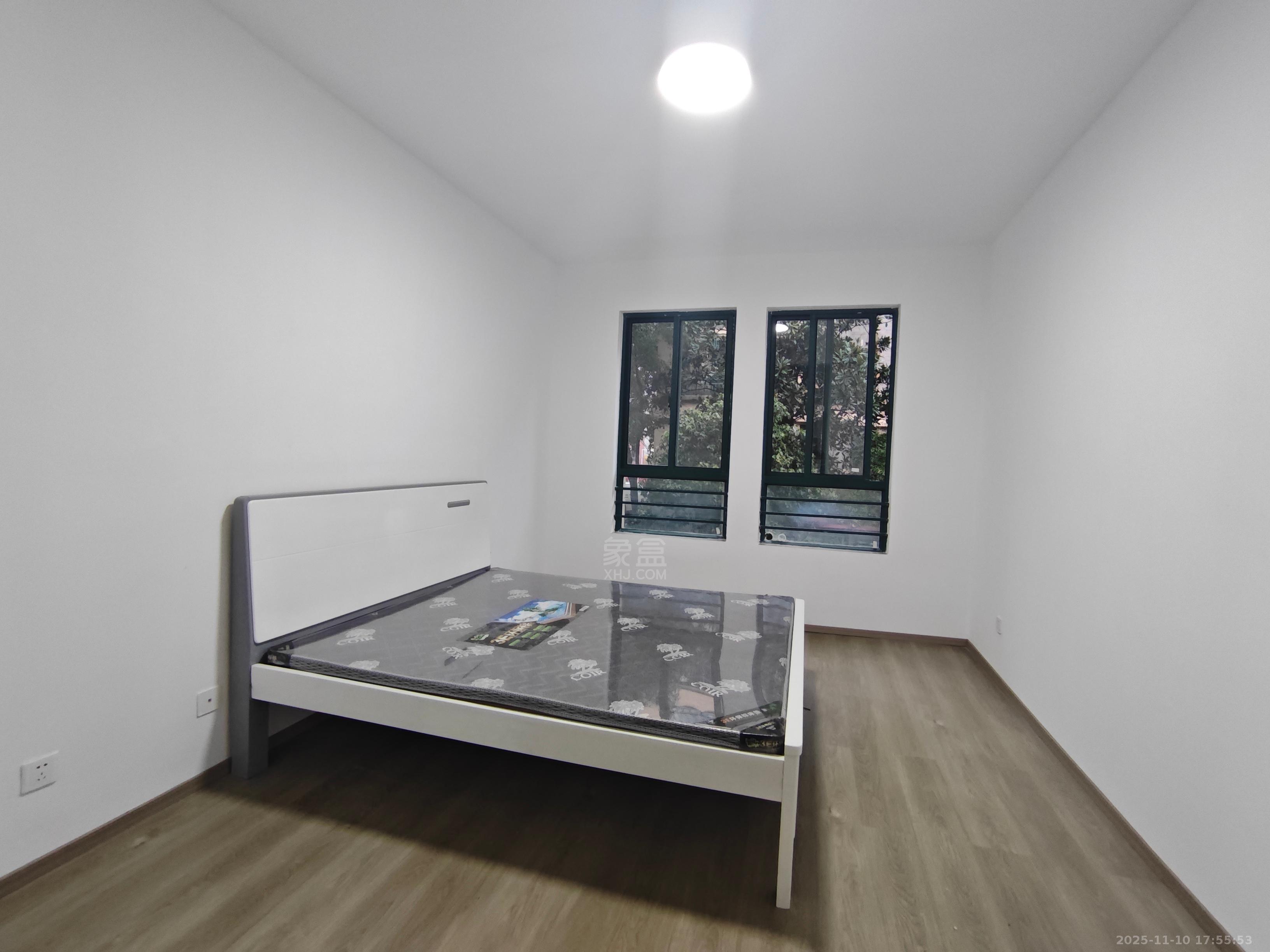 尚格名城东岸花园  3室2厅2卫    1800.0元/月室内图