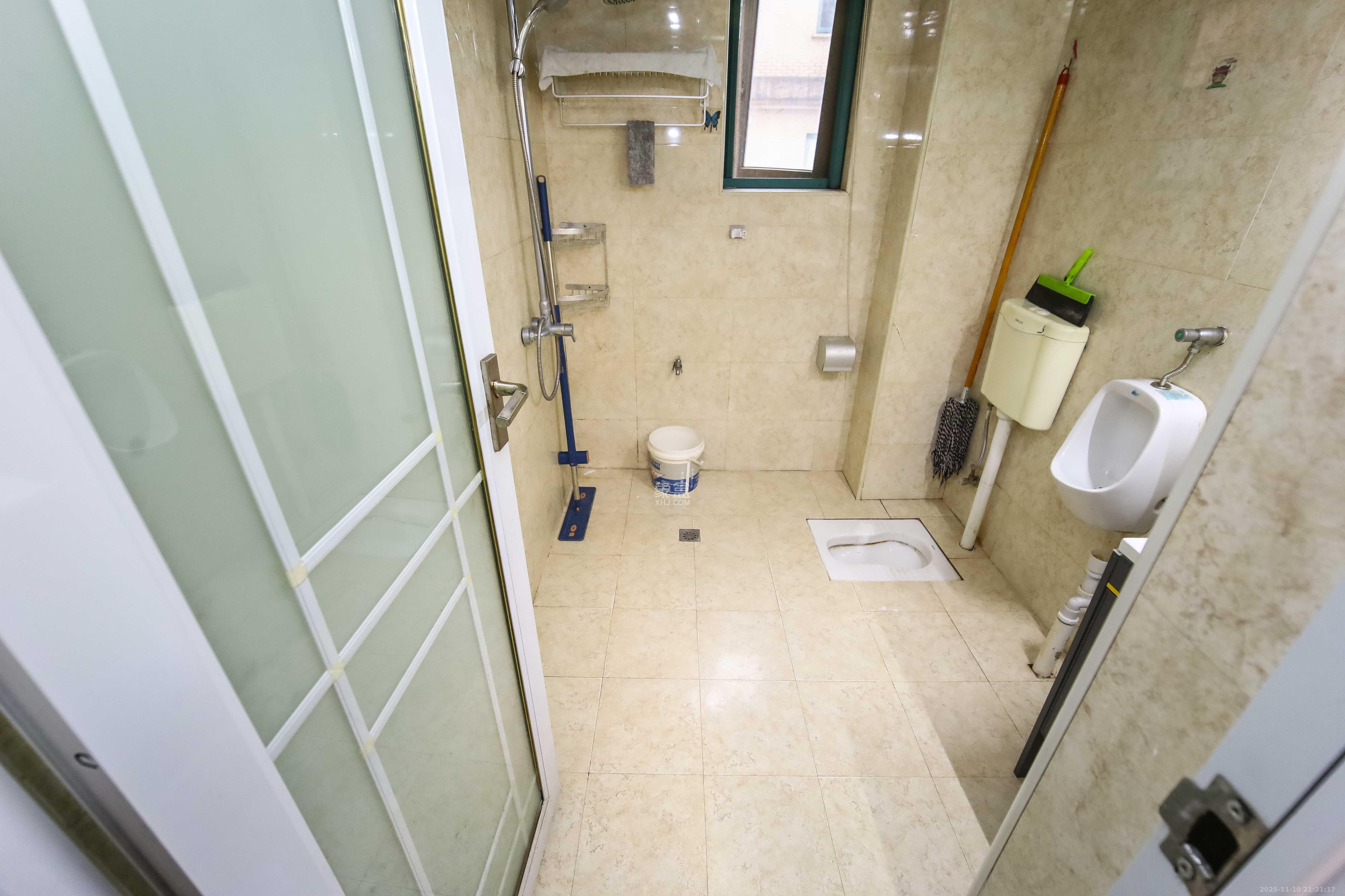 东玺门  2室1厅1卫    71.88万卫生间