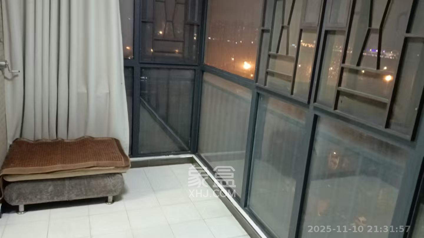 天悦嘉园 3室2厅1卫 2500.0元/月 天悦嘉园 3室2厅1卫 2500.0元/月室内图