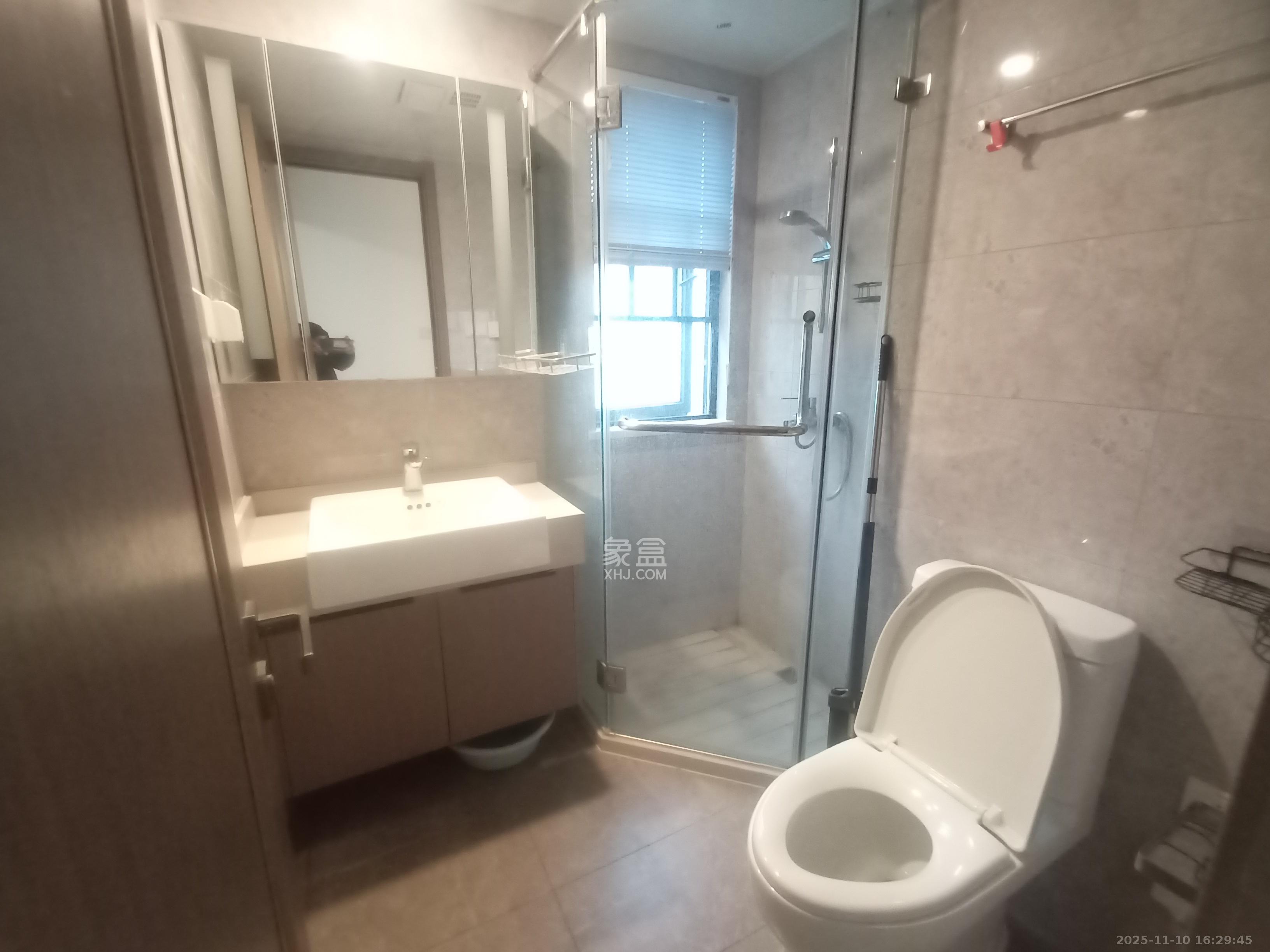 龙湖铂金中心（龙湖春江郦城）  3室2厅2卫    7000.0元/月室内图