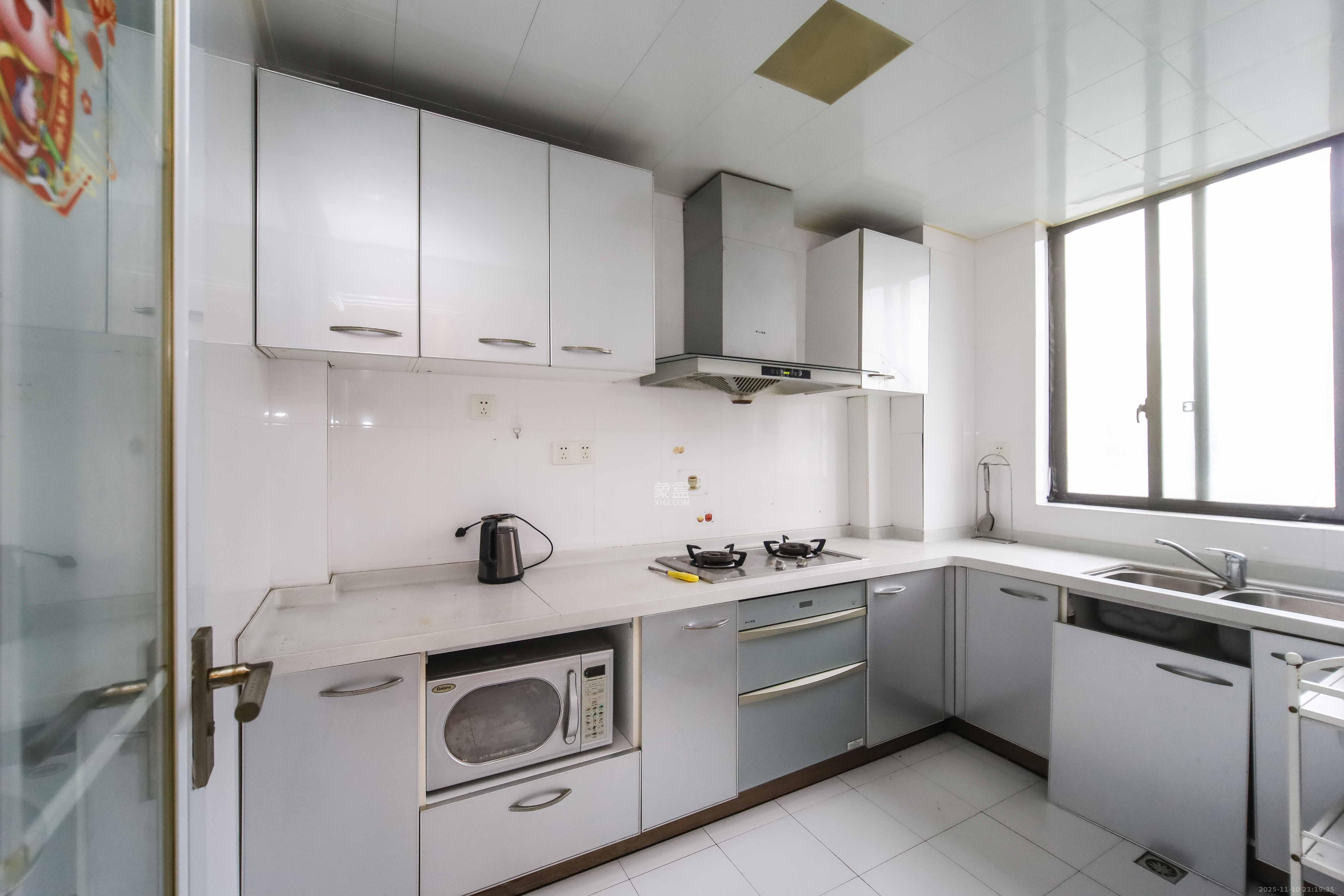 西子花苑 3室2厅2卫 113.0万 西子花苑 3室2厅2卫 113.0万厨房