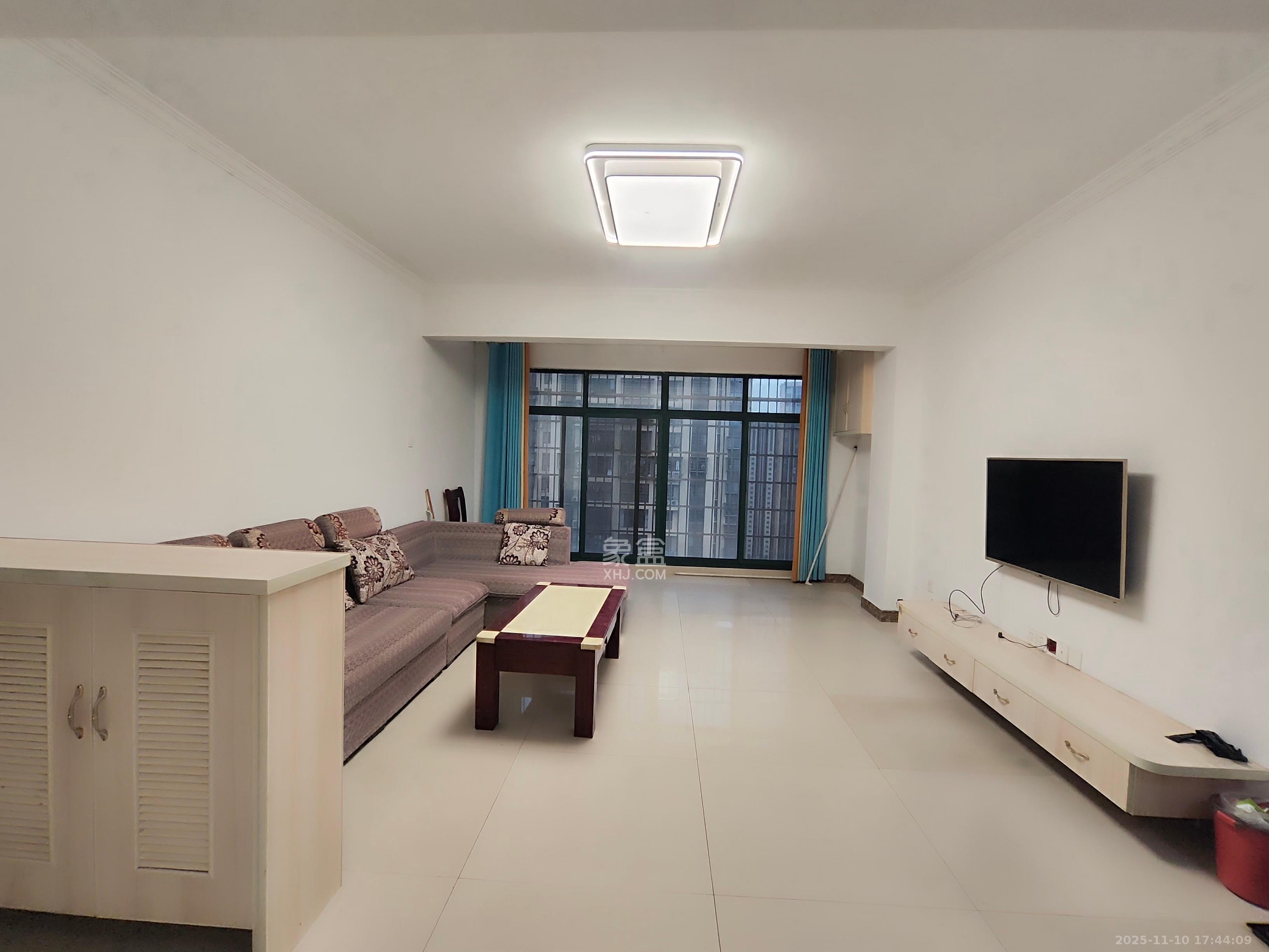 金富星城  4室2厅2卫    2200.0元/月