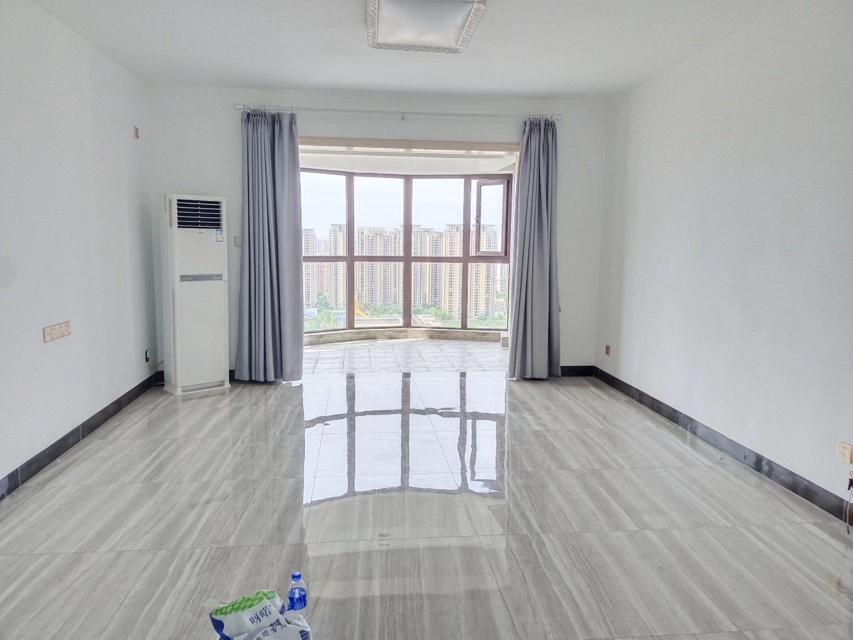 国兴城(B区) 3室2厅2卫 4300.0元/月 国兴城(B区) 3室2厅2卫 4300.0元/月室内图