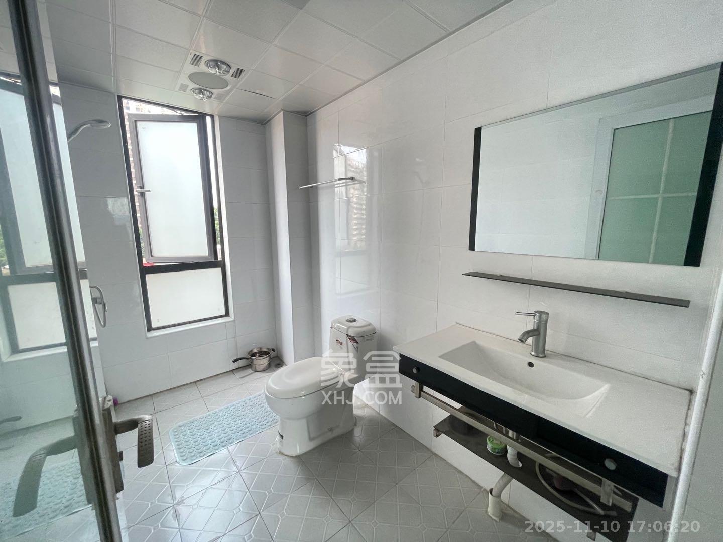 达美D6区 4室2厅2卫 3000.0元/月 达美D6区 4室2厅2卫 3000.0元/月室内图