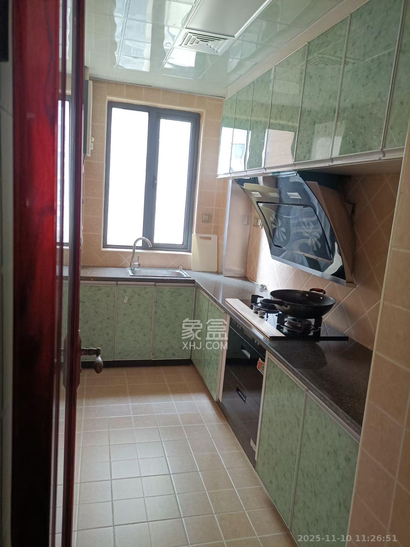 荣盛花语馨苑  3室2厅1卫    2300.0元/月室内图