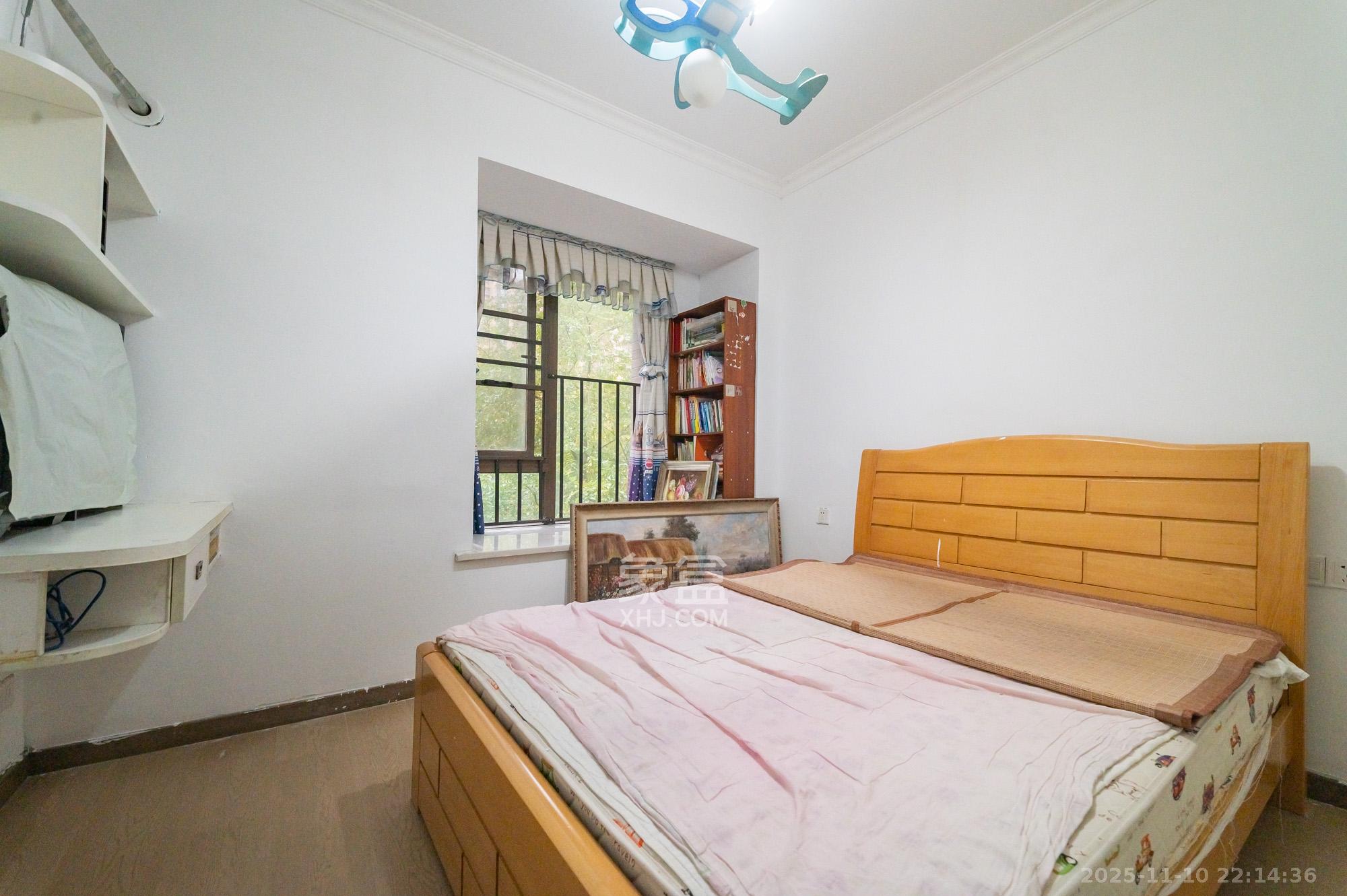 华润凤凰城三期 3室2厅2卫 84.8万 华润凤凰城三期 3室2厅2卫 84.8万卧室