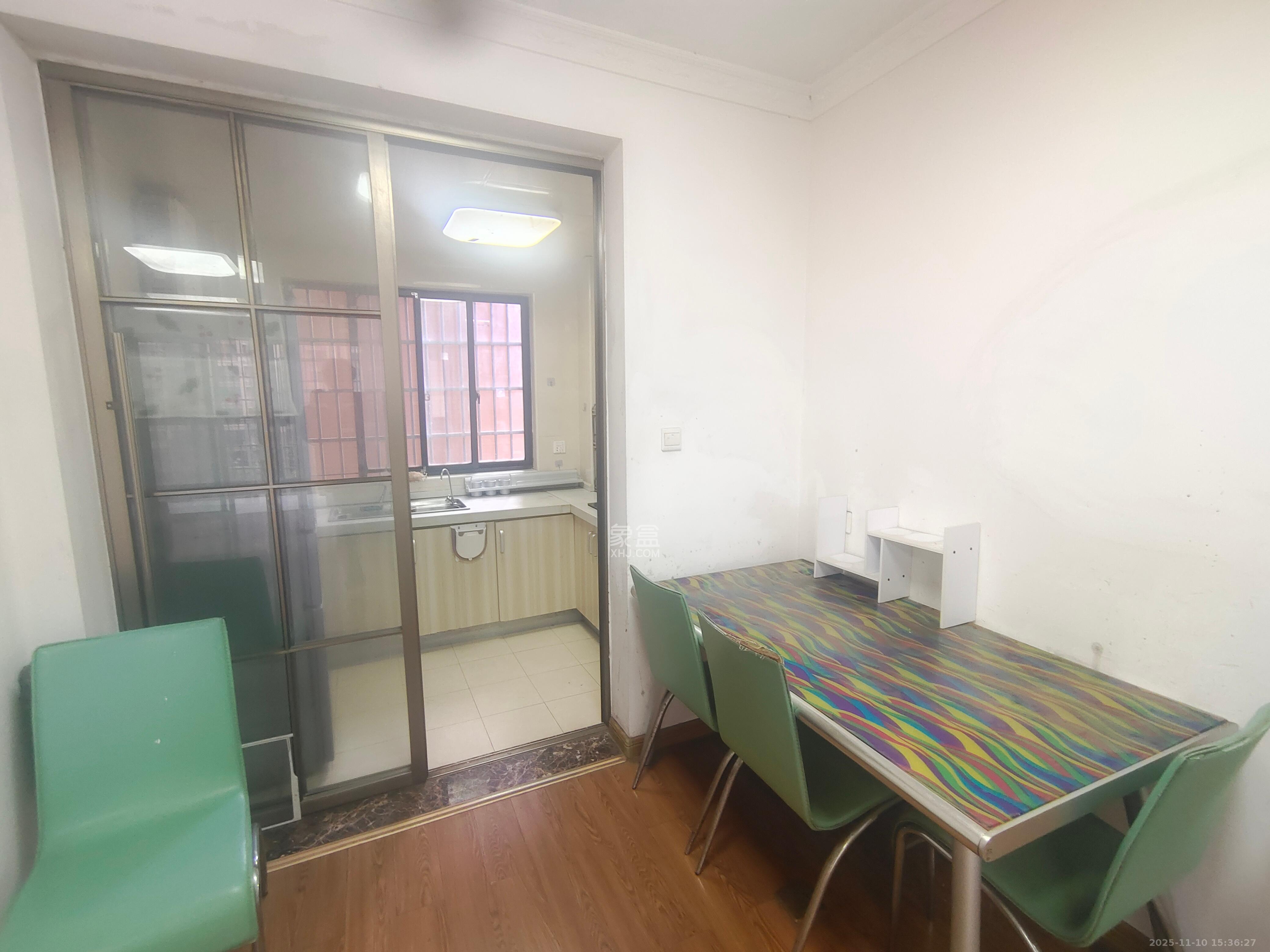 山水新城  2室1厅1卫    1600.0元/月室内图