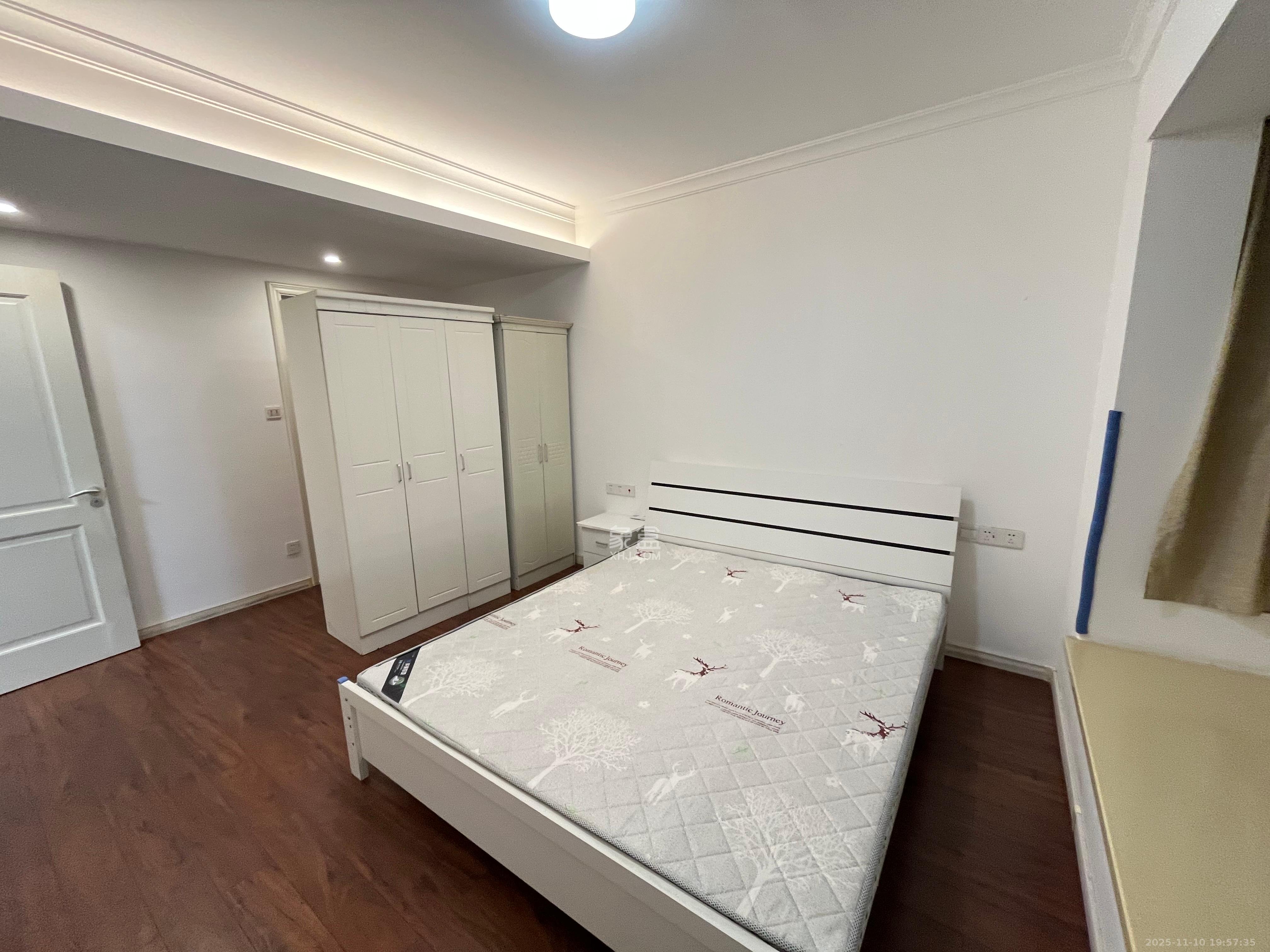 万科魅力之城锋镜里 4室2厅2卫 2798.0元/月 万科魅力之城锋镜里 4室2厅2卫 2798.0元/月室内图