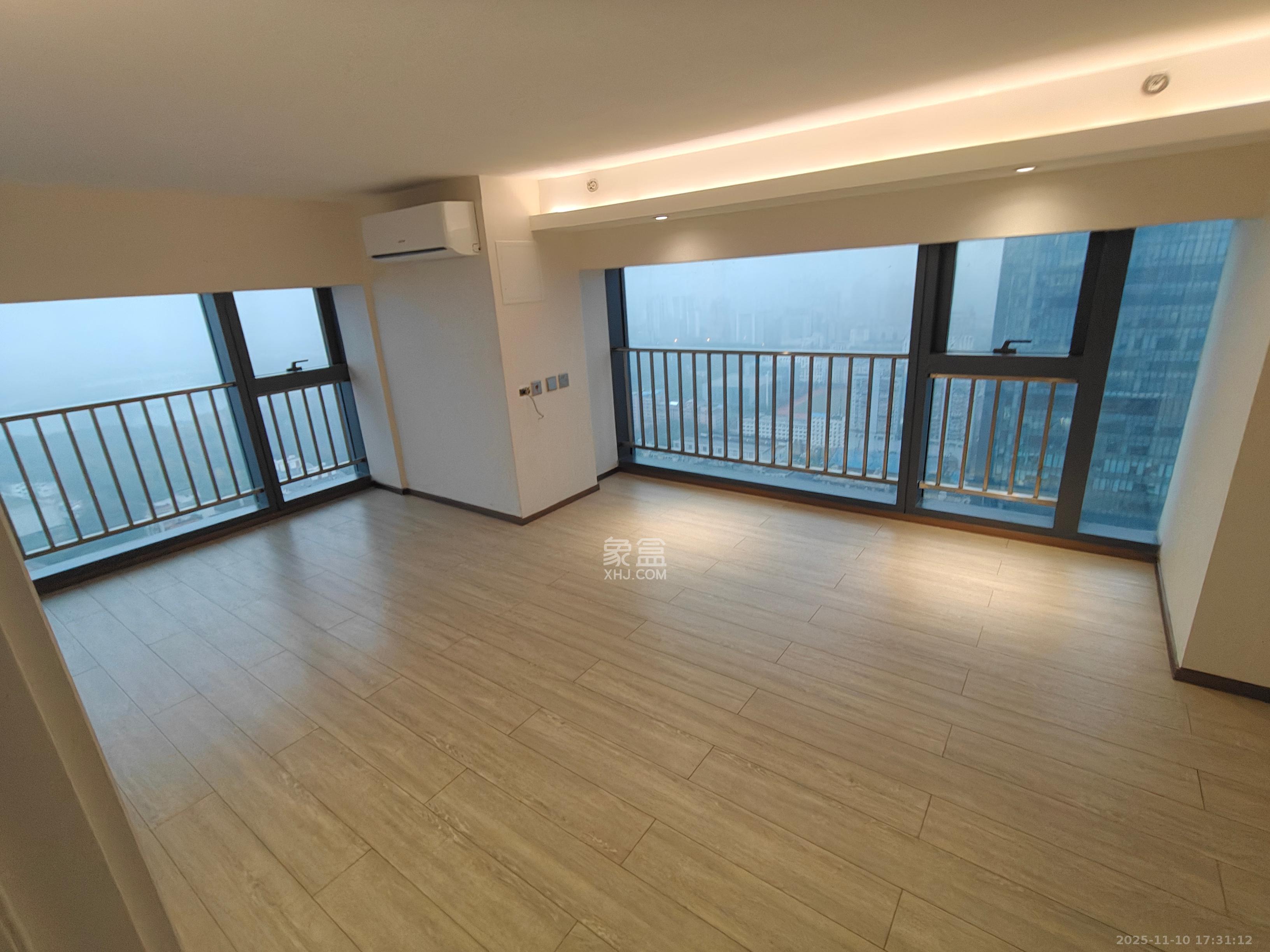 华远华时代 4室1厅2卫 4200.0元/月 华远华时代 4室1厅2卫 4200.0元/月室内图