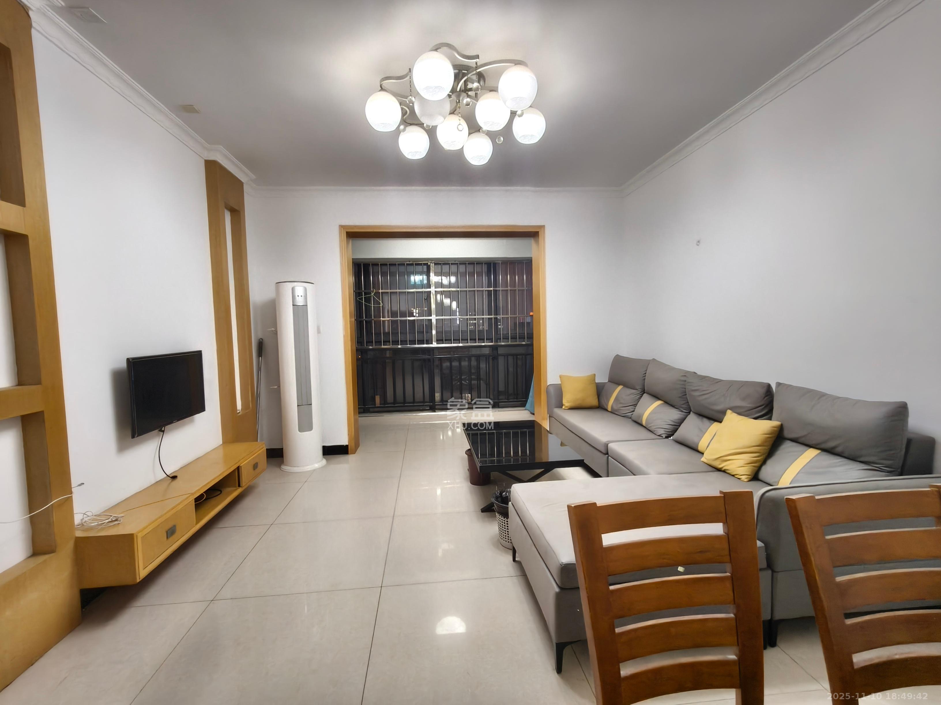 锦湘国际星城三期（锦绣苑）  2室1厅1卫    2200.0元/月室内图