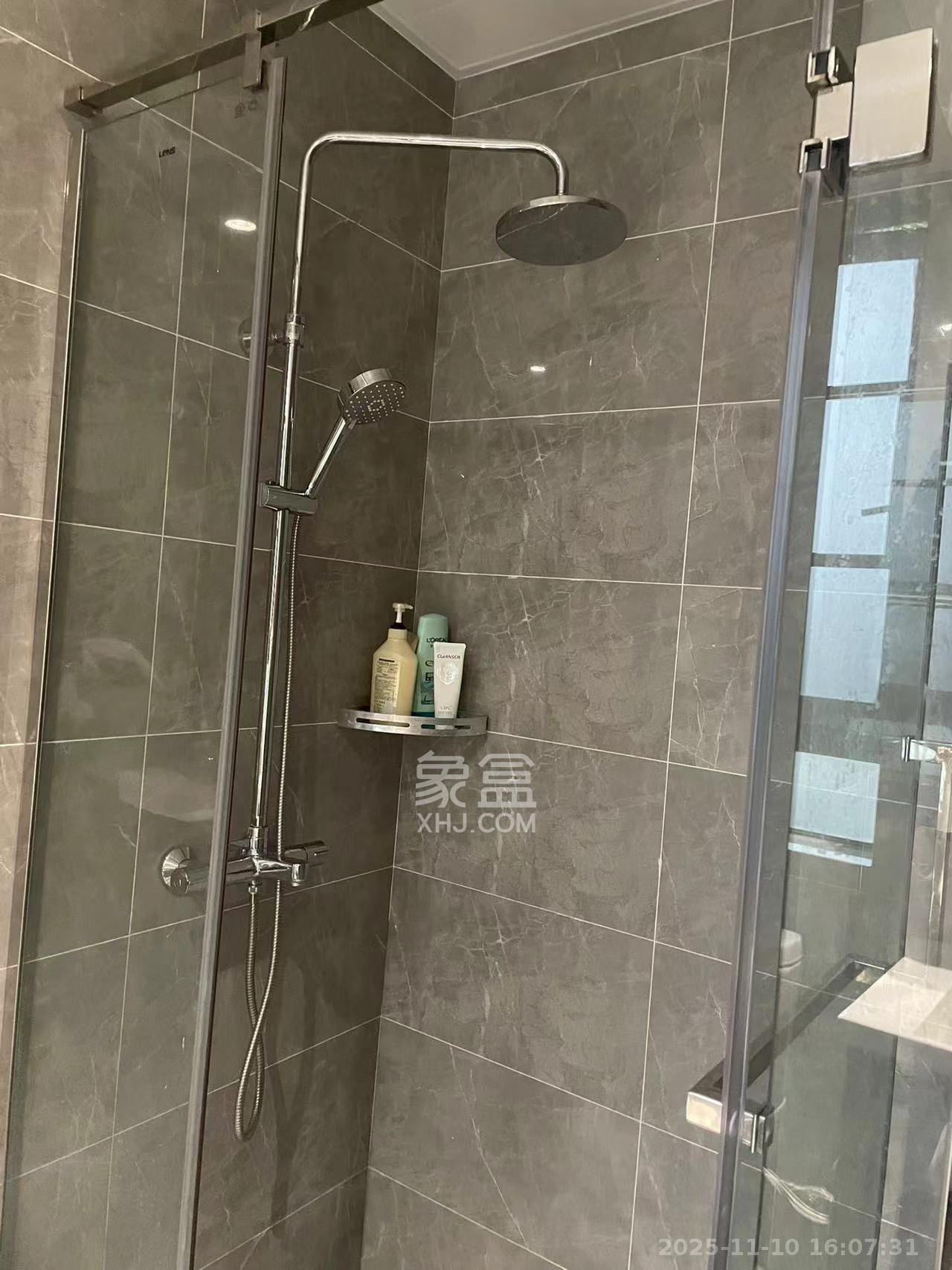 卓越中寰  4室2厅2卫    5200.0元/月室内图