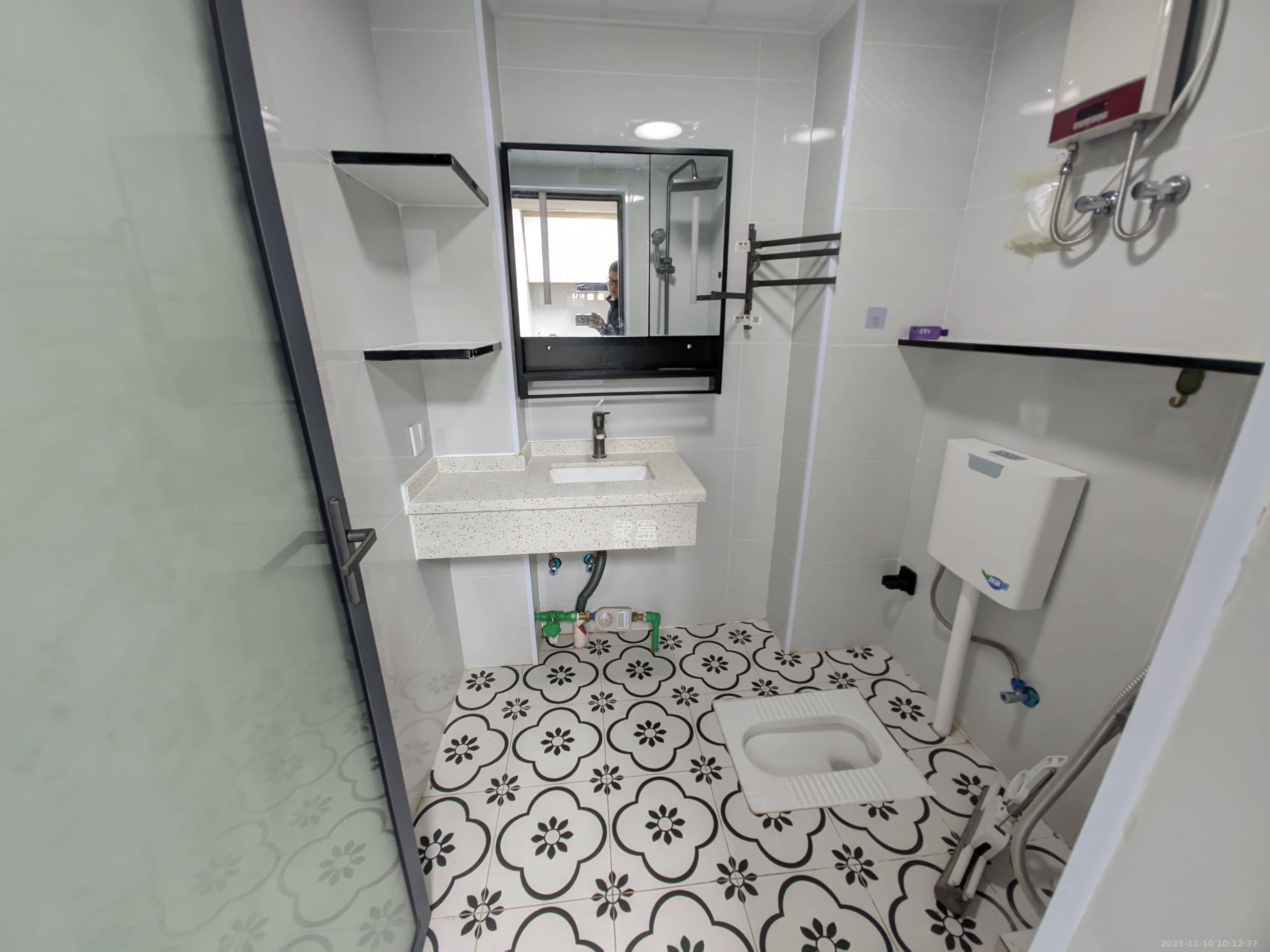 左岸右岸 1室1厅1卫 1550.0元/月 左岸右岸 1室1厅1卫 1550.0元/月室内图