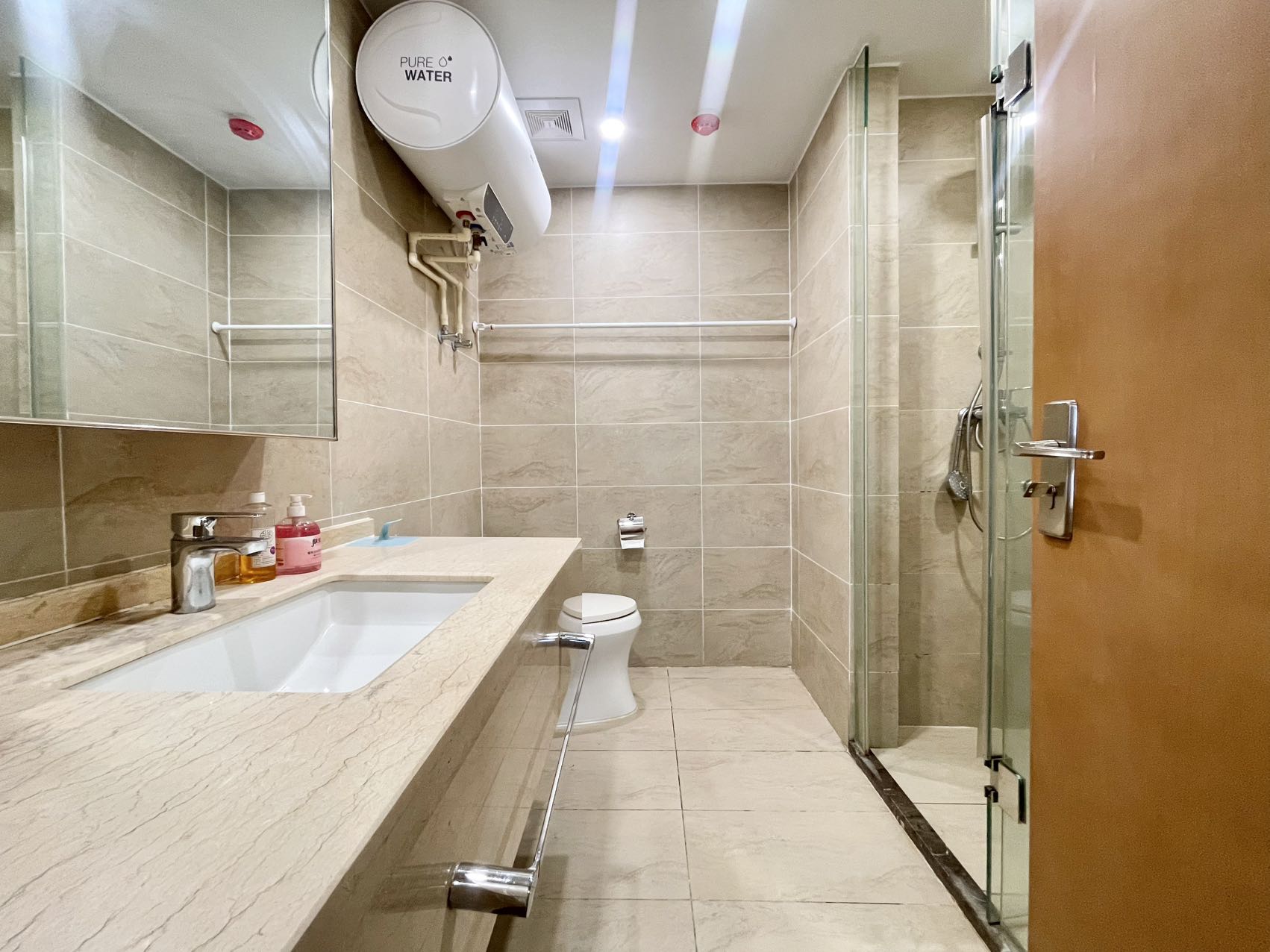 海航豪庭南苑 1室1厅1卫 129.0万 海航豪庭南苑 1室1厅1卫 129.0万客厅