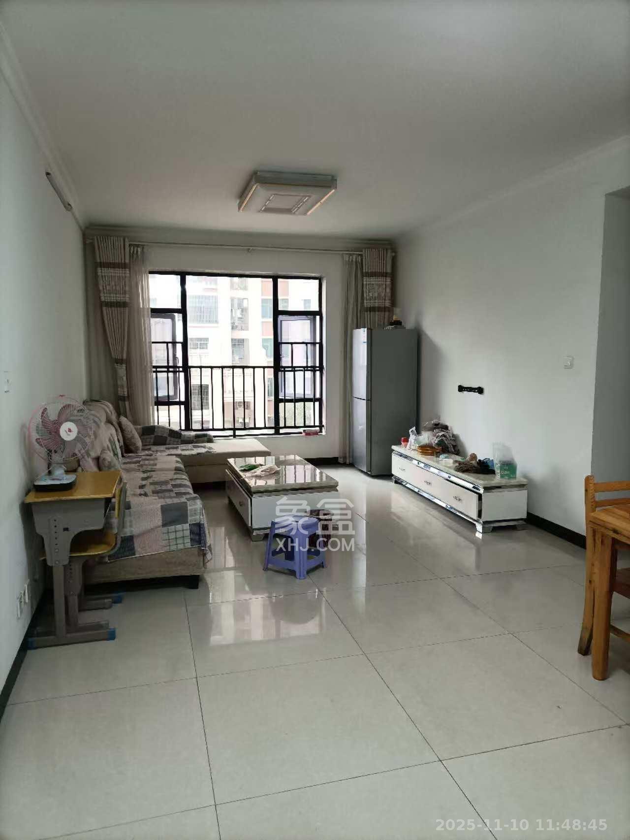 天元涉外景园B区 3室2厅2卫 2400.0元/月 天元涉外景园B区 3室2厅2卫 2400.0元/月室内图