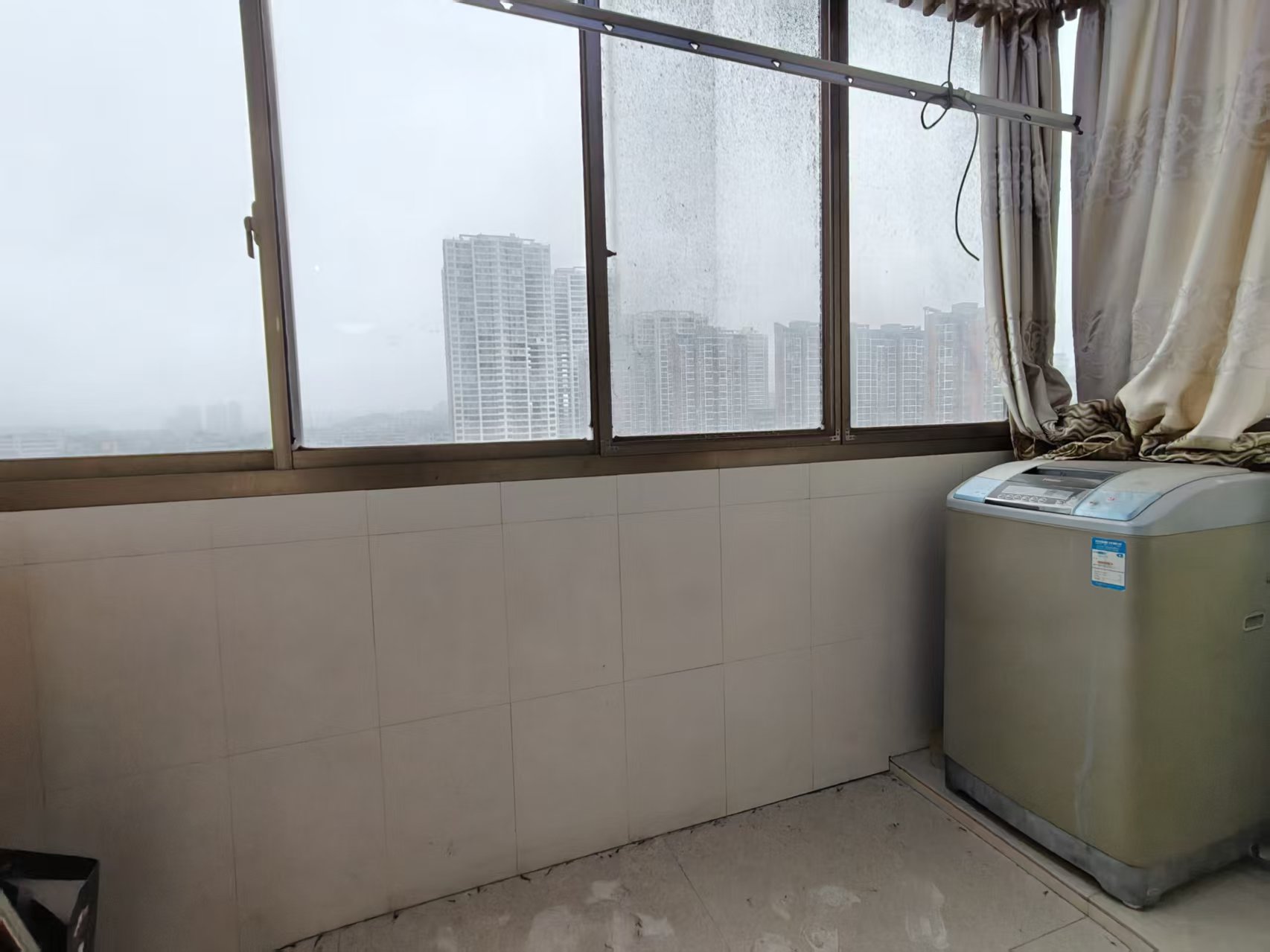 质量检测专家楼  4室2厅2卫    1700.0元/月室内图