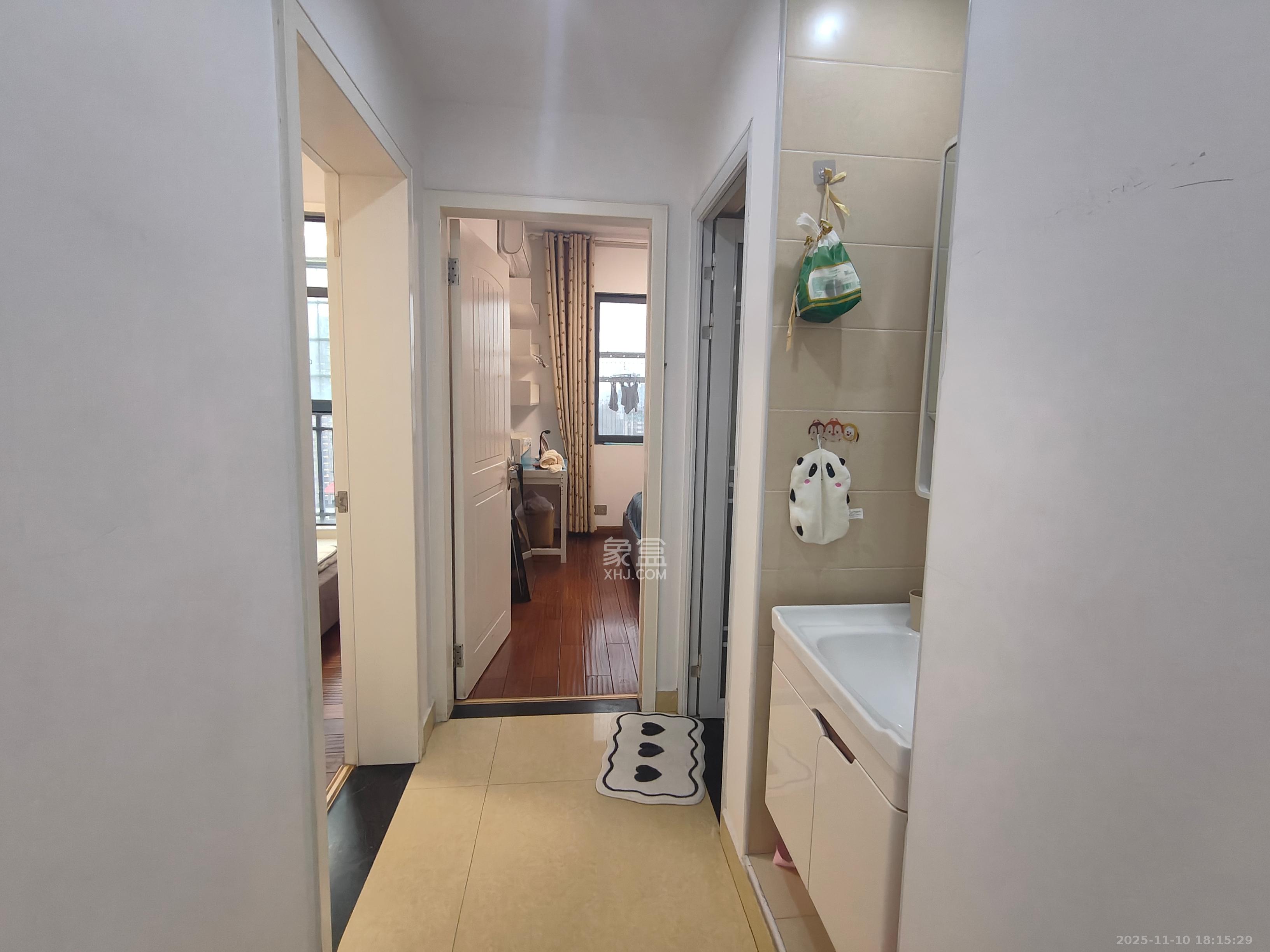 阳光锦城 2室2厅1卫 2500.0元/月 阳光锦城 2室2厅1卫 2500.0元/月室内图