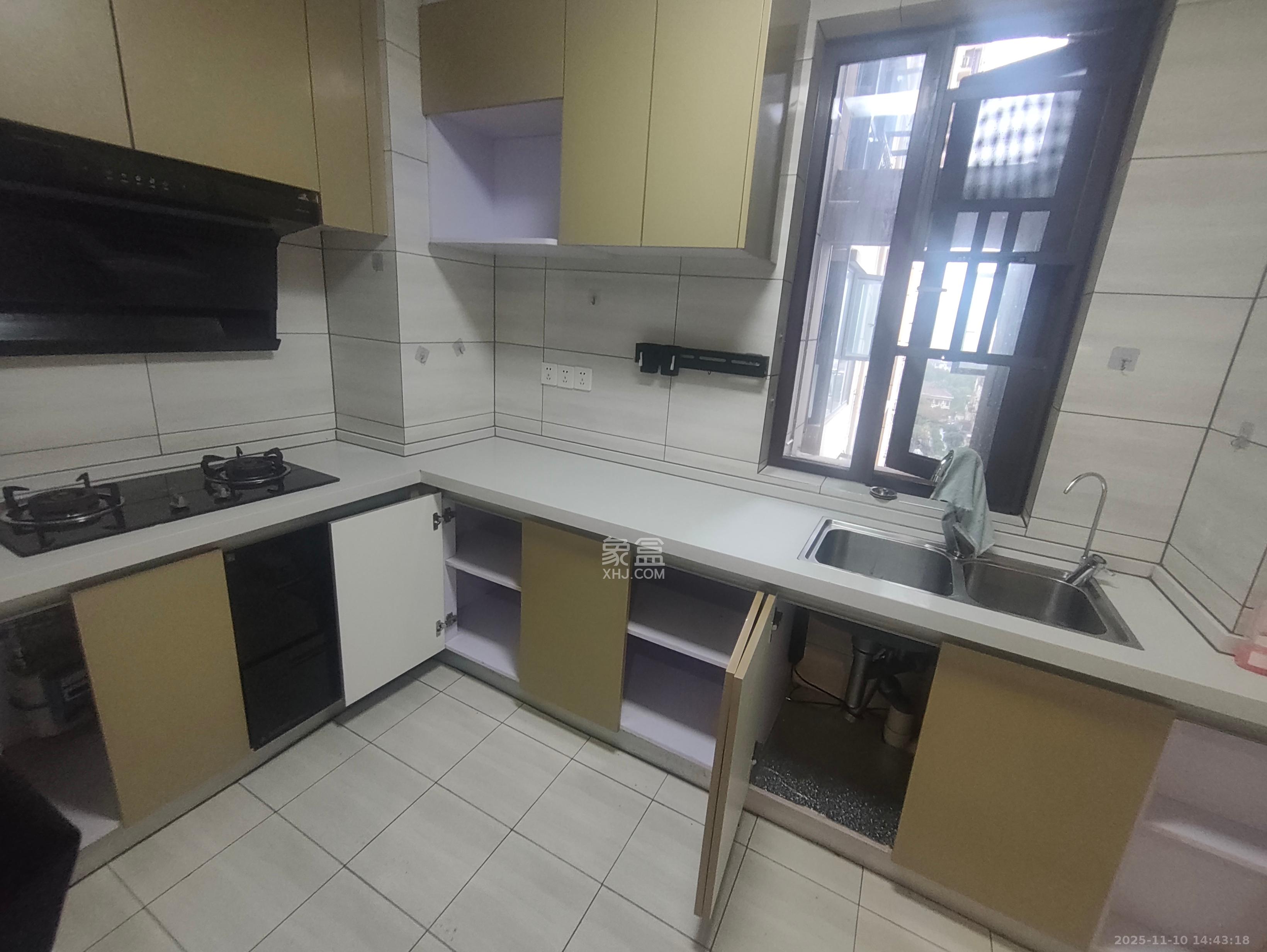 尚鑫海悦(新长海尚海城) 4室2厅2卫 2700.0元/月 尚鑫海悦(新长海尚海城) 4室2厅2卫 2700.0元/月室内图