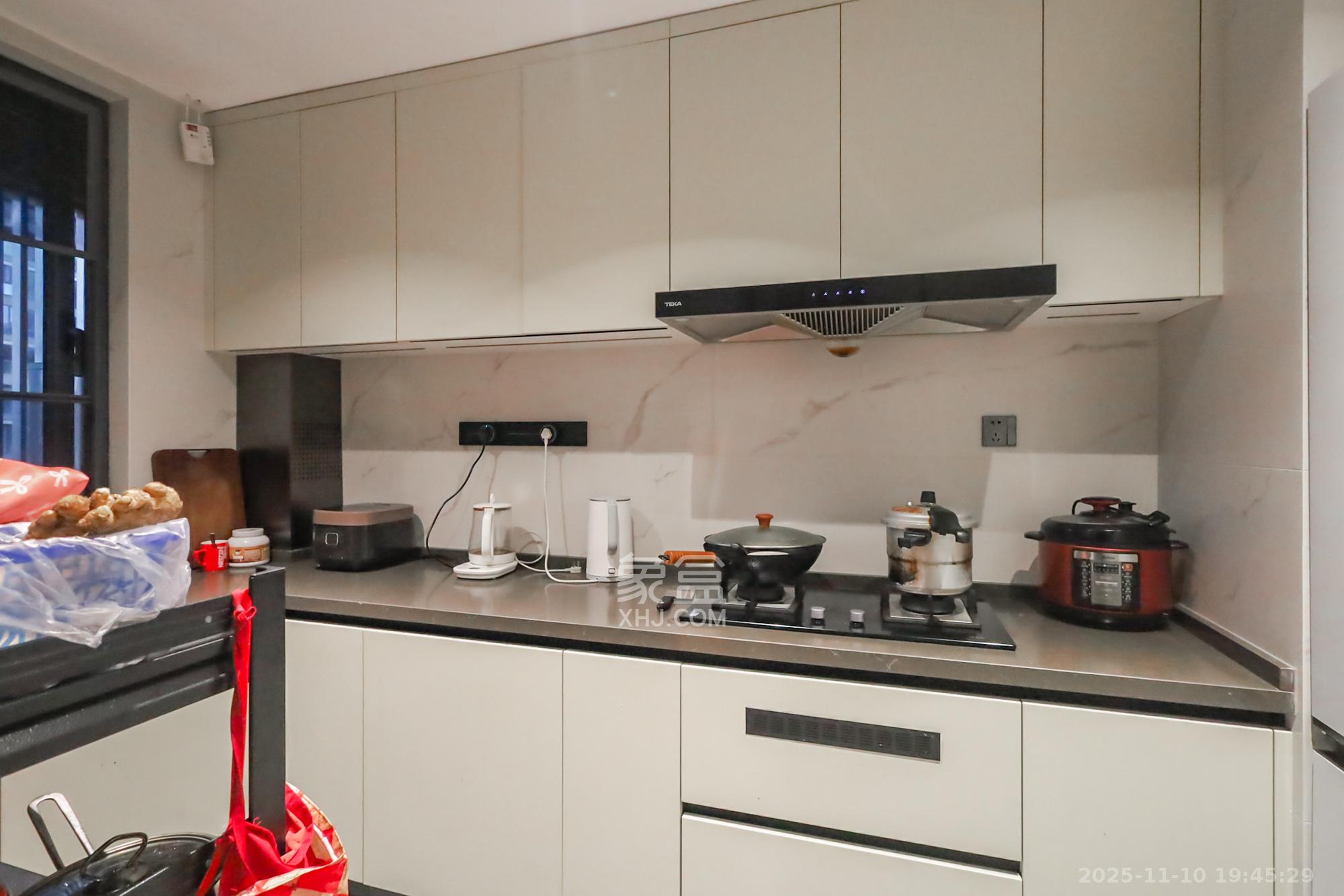 长沙悦府（华润万象城）  3室2厅3卫    420.0万厨房