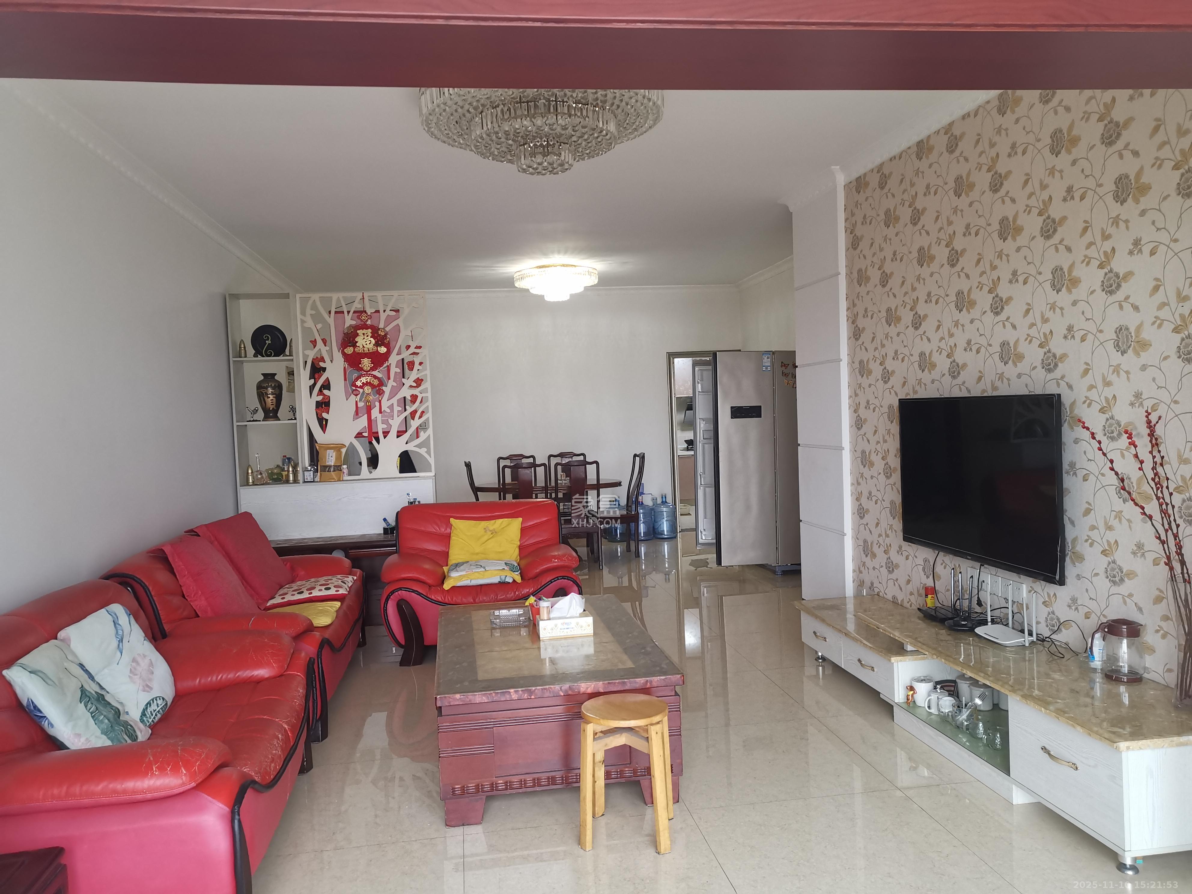 白沙湾嘉园 3室2厅2卫 2600.0元/月 白沙湾嘉园 3室2厅2卫 2600.0元/月室内图