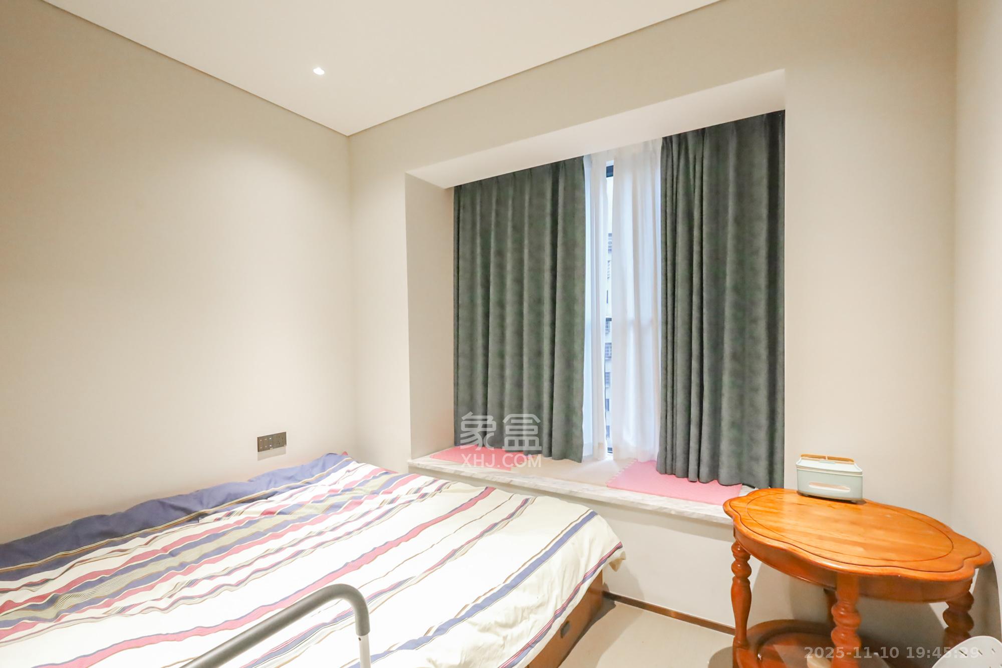 长沙悦府（华润万象城）  3室2厅3卫    420.0万卧室