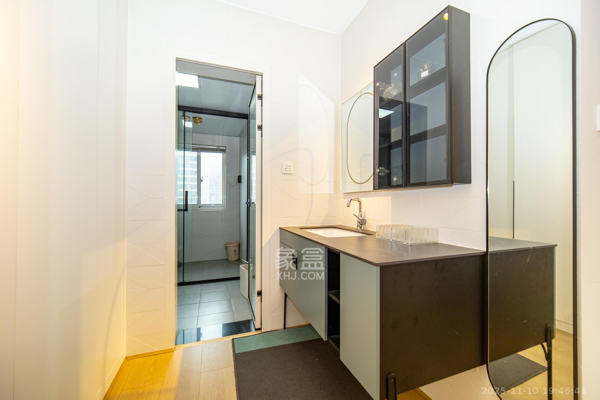 楚天世纪城东苑 4室2厅2卫 89.8万 楚天世纪城东苑 4室2厅2卫 89.8万卫生间