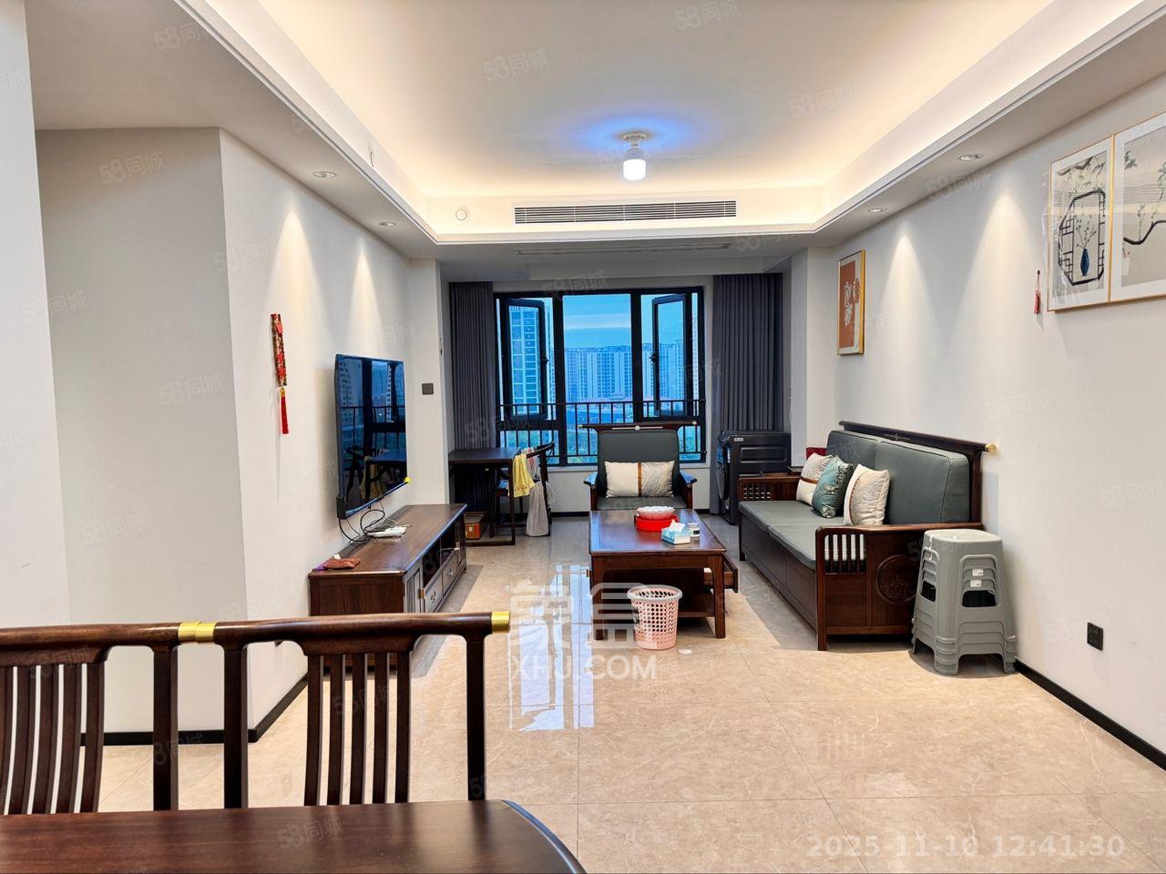 华润凯旋门一期  3室2厅2卫    3300.0元/月室内图