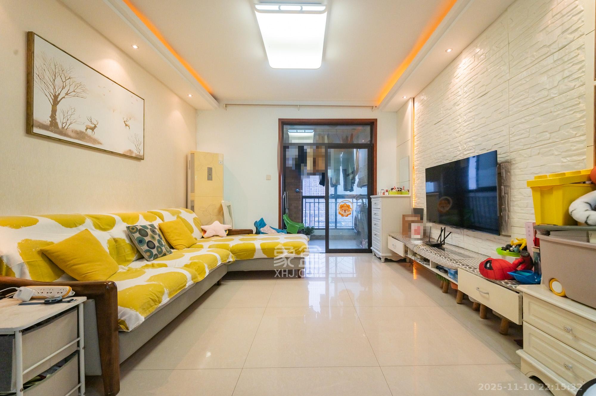 华润凤凰城一期 2室2厅1卫 50.0万 华润凤凰城一期 2室2厅1卫 50.0万客厅