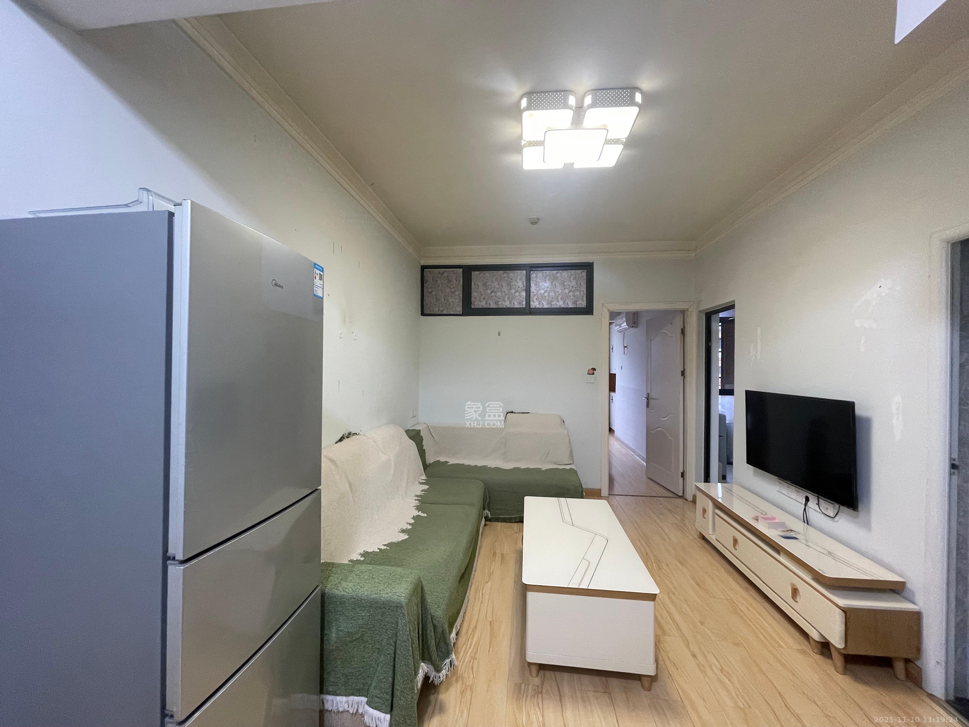 中信凯旋蓝岸（中信新城三期）  1室1厅1卫    1500.0元/月