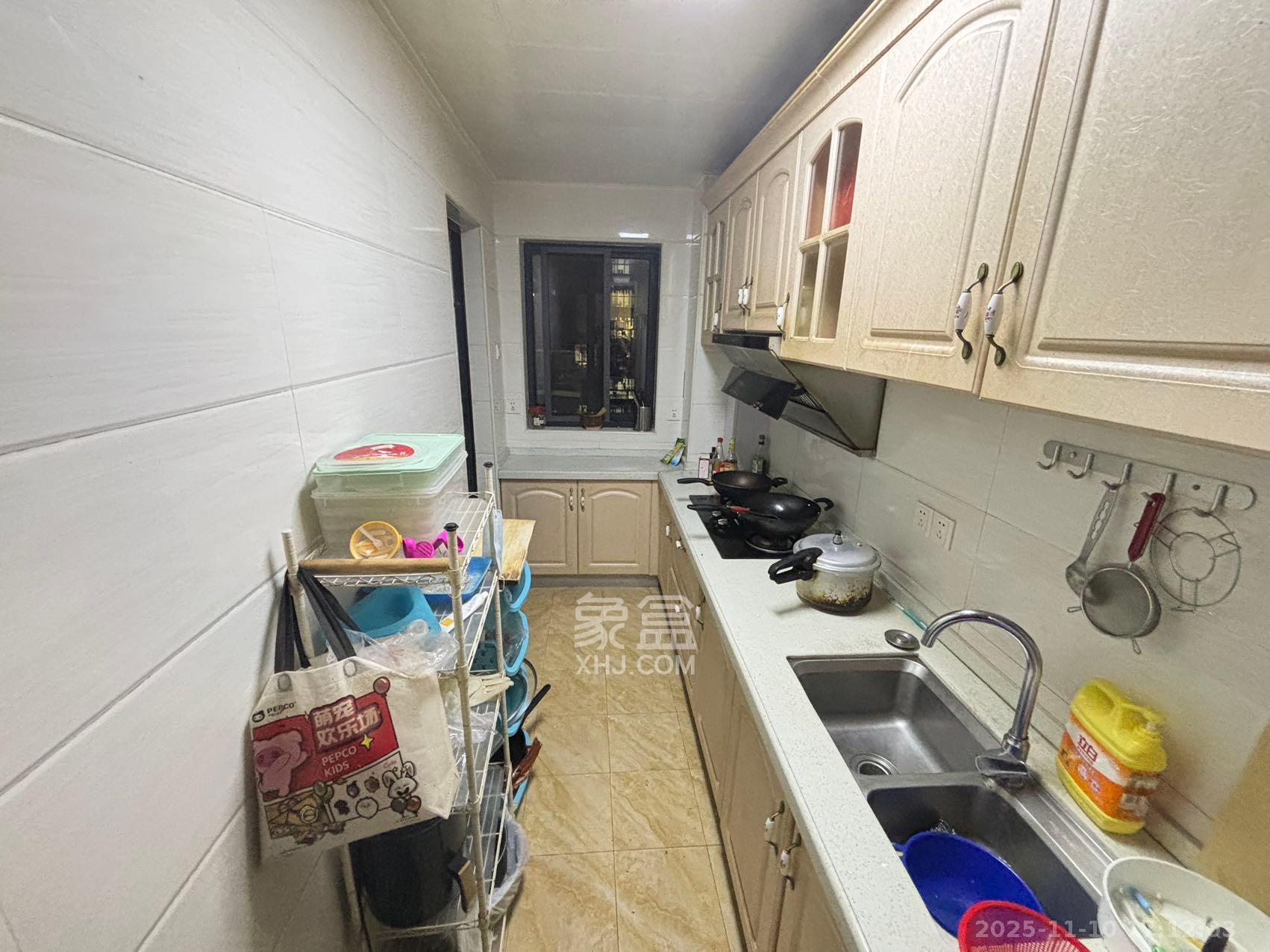 万科魅力之城 3室2厅2卫 2500.0元/月 万科魅力之城 3室2厅2卫 2500.0元/月室内图