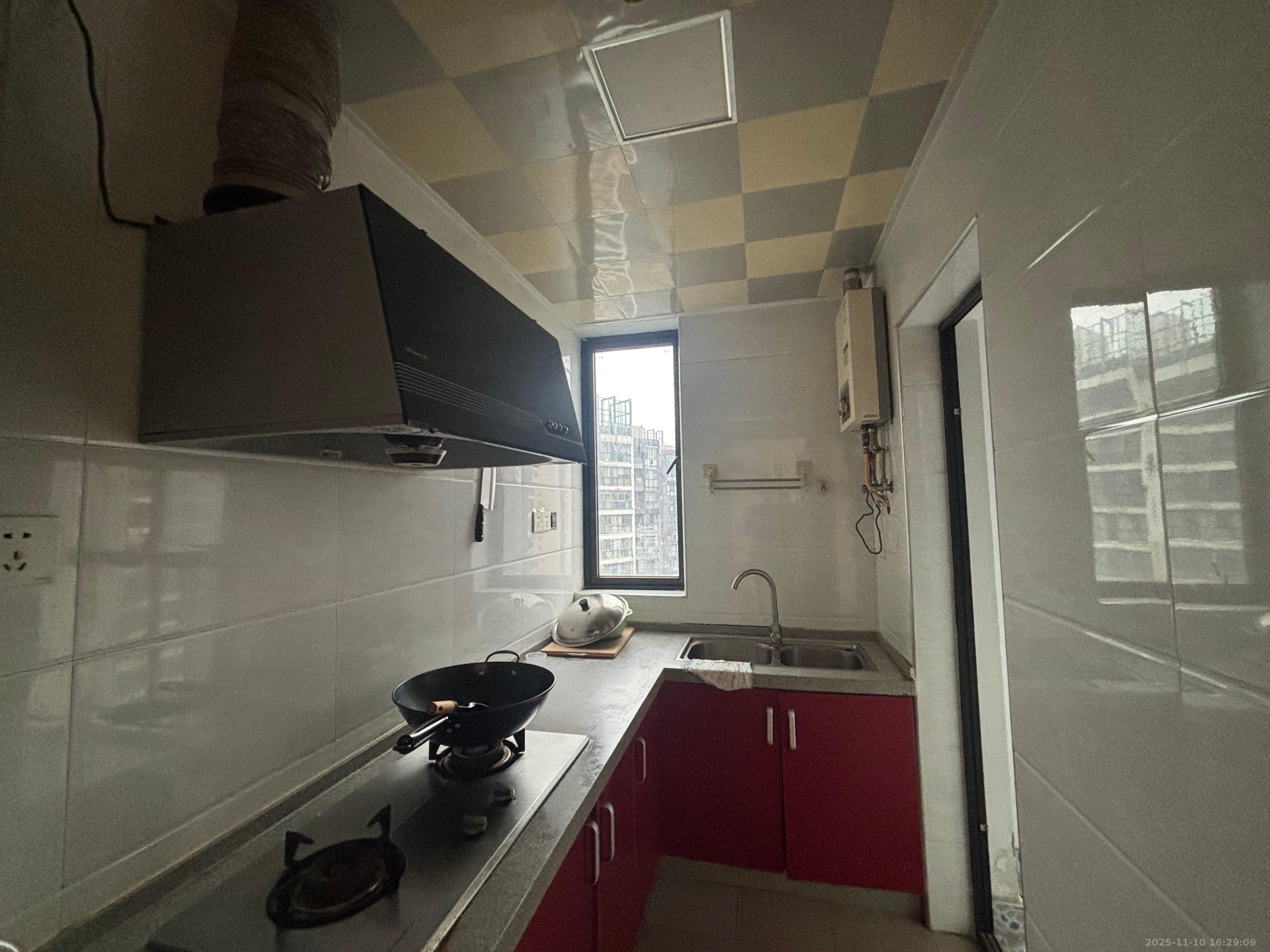 融科东南海  2室2厅1卫    1800.0元/月室内图