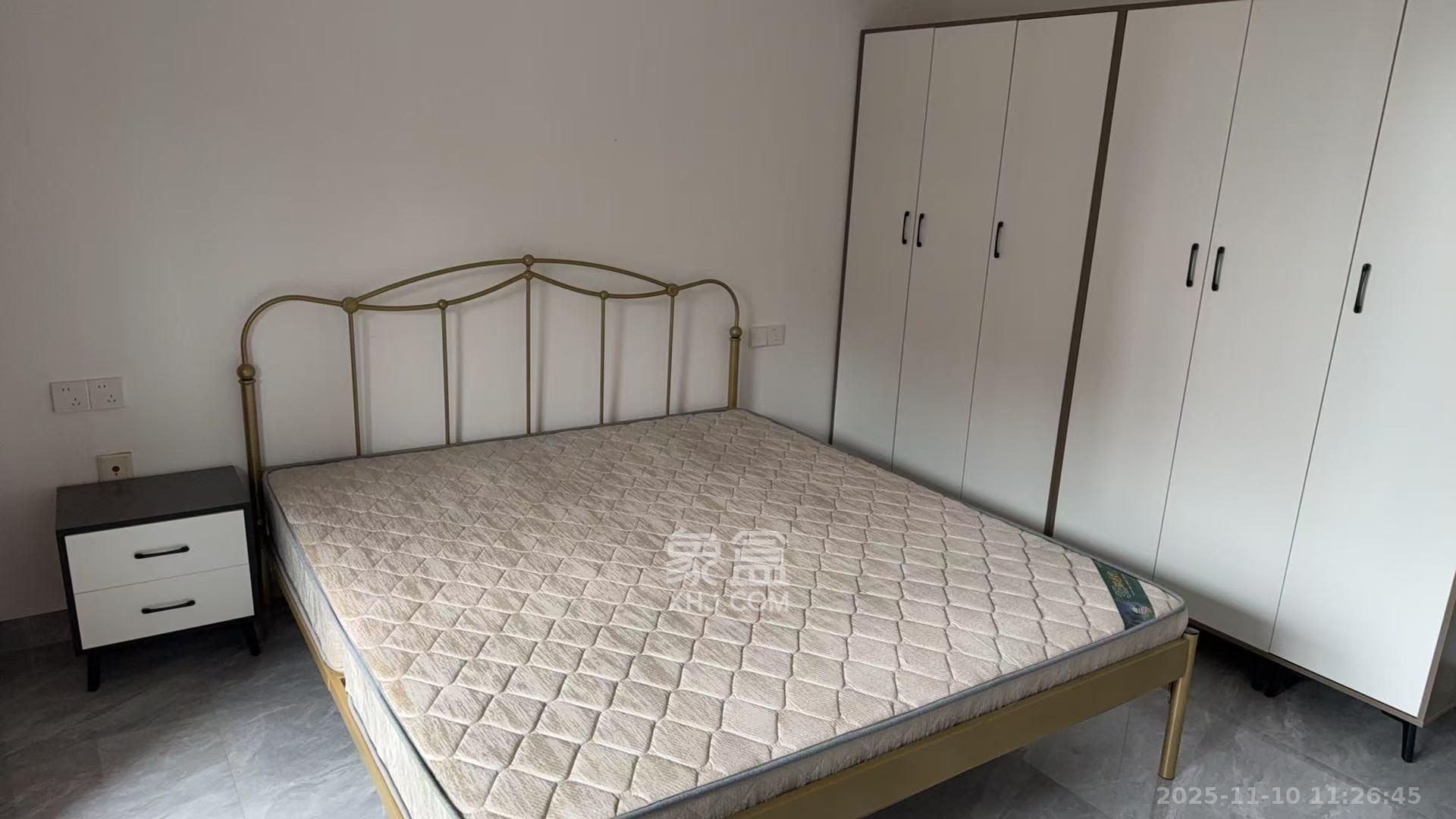 保利城（中航城国际社区、郡原美村）  4室2厅2卫    2800.0元/月室内图