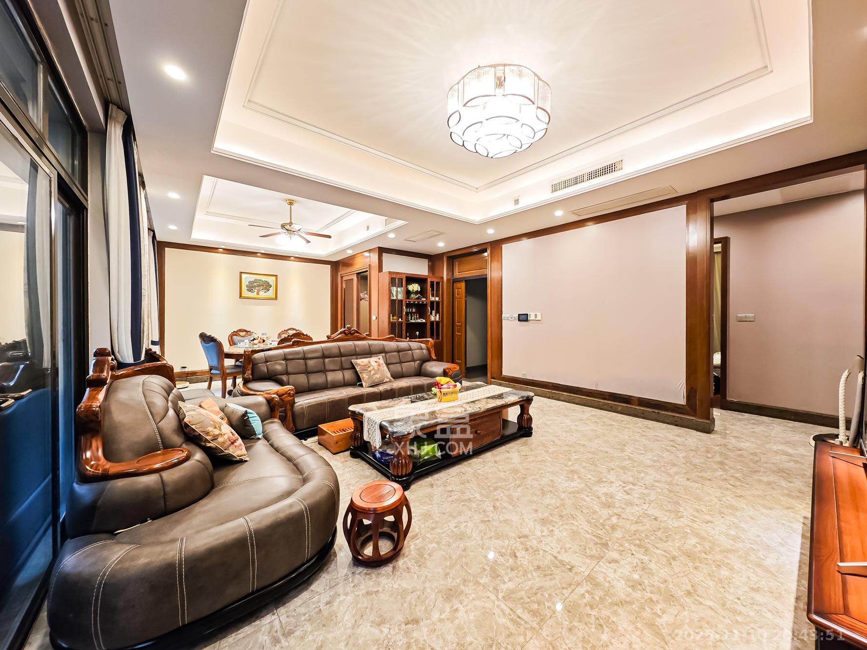 恒大御景天下城一期 3室2厅2卫 145.0万 恒大御景天下城一期 3室2厅2卫 145.0万客厅