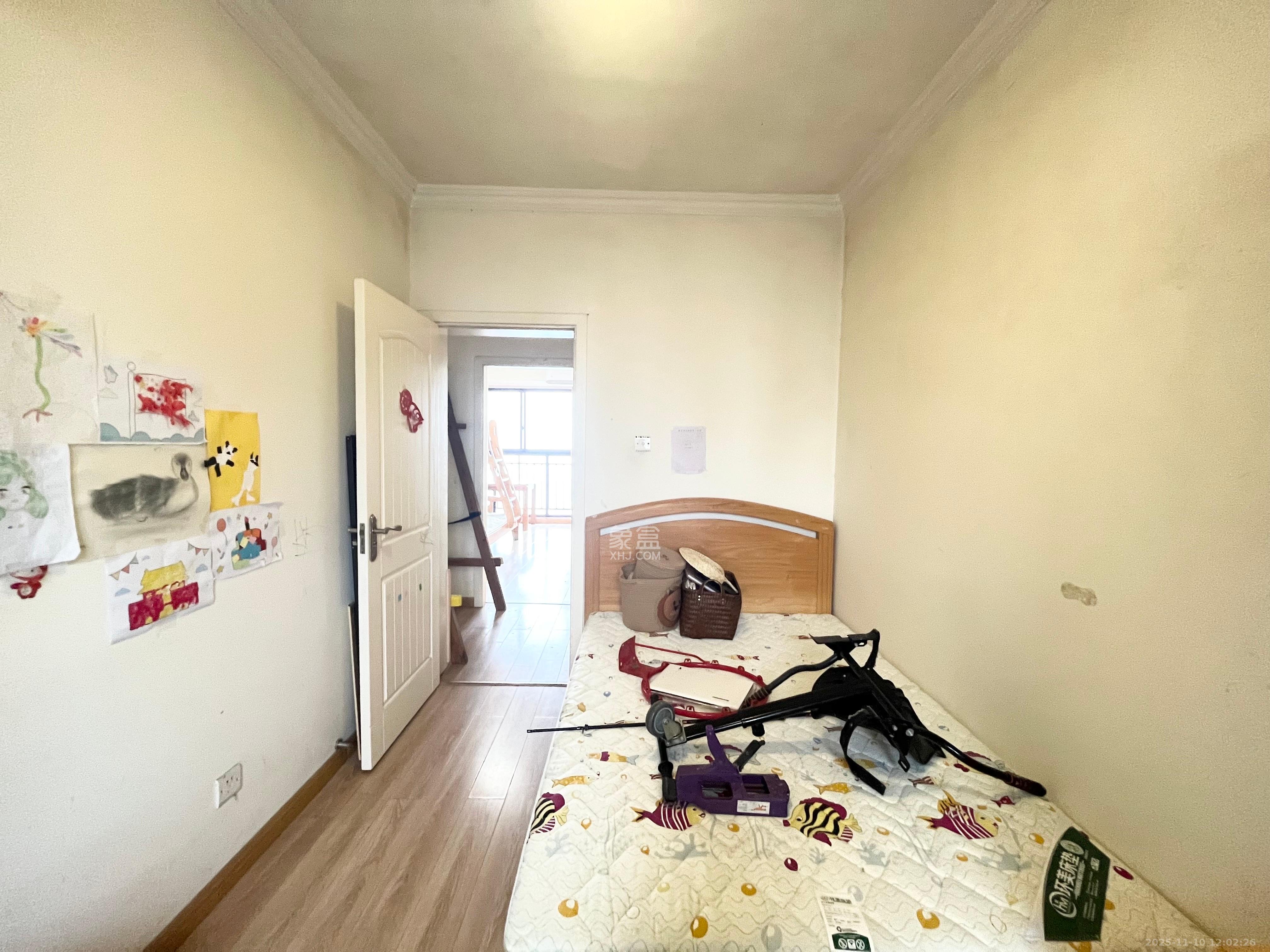 保利麓谷林语F区  3室2厅2卫    2500.0元/月室内图