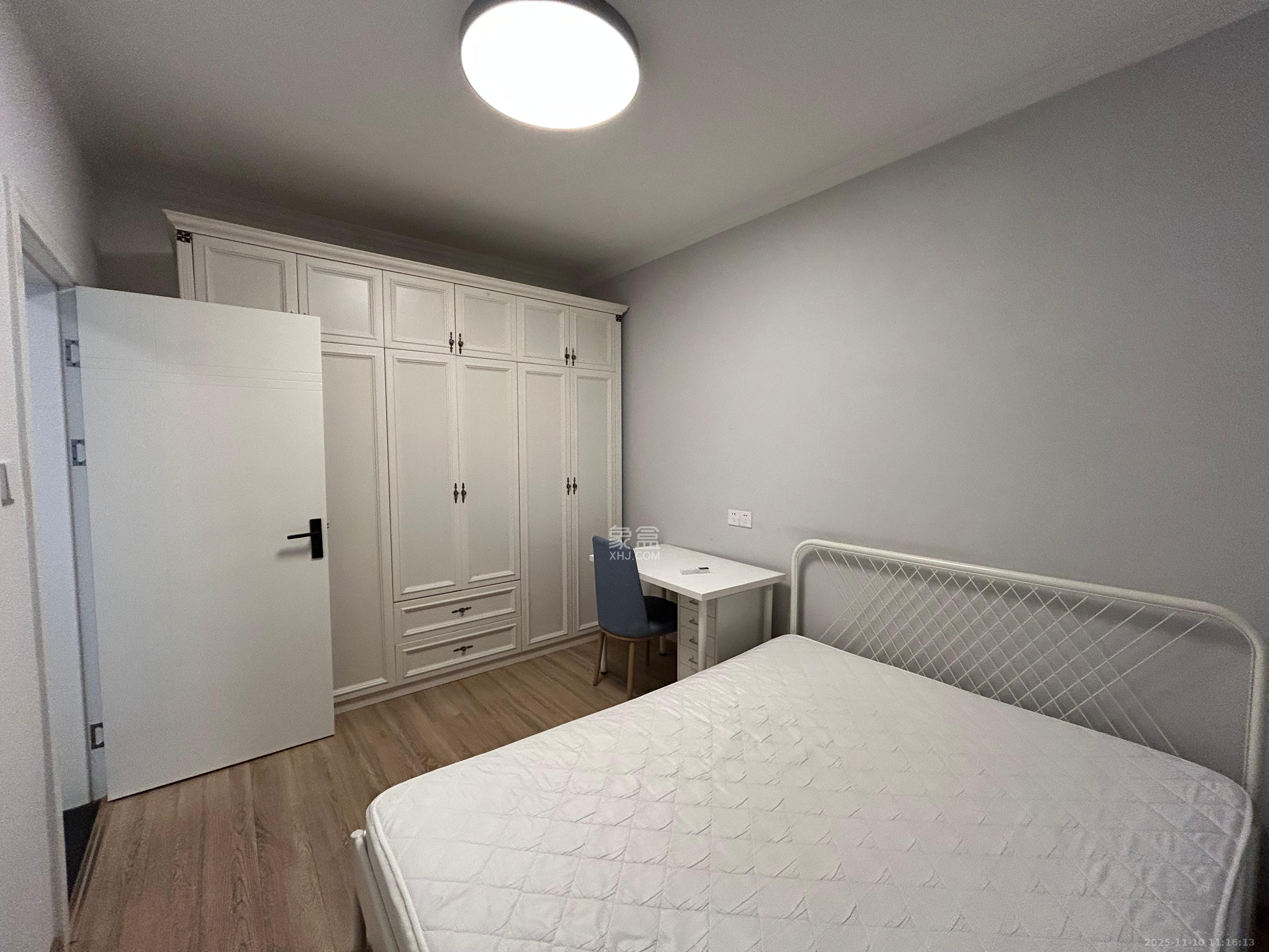 汇景豪庭  1室0厅0卫    2000.0元/月室内图