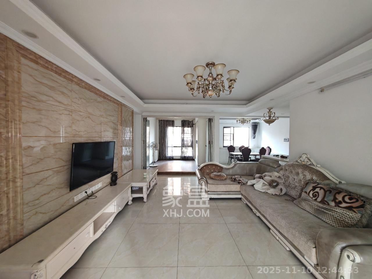 达美D6区 4室2厅2卫 3500.0元/月 达美D6区 4室2厅2卫 3500.0元/月室内图