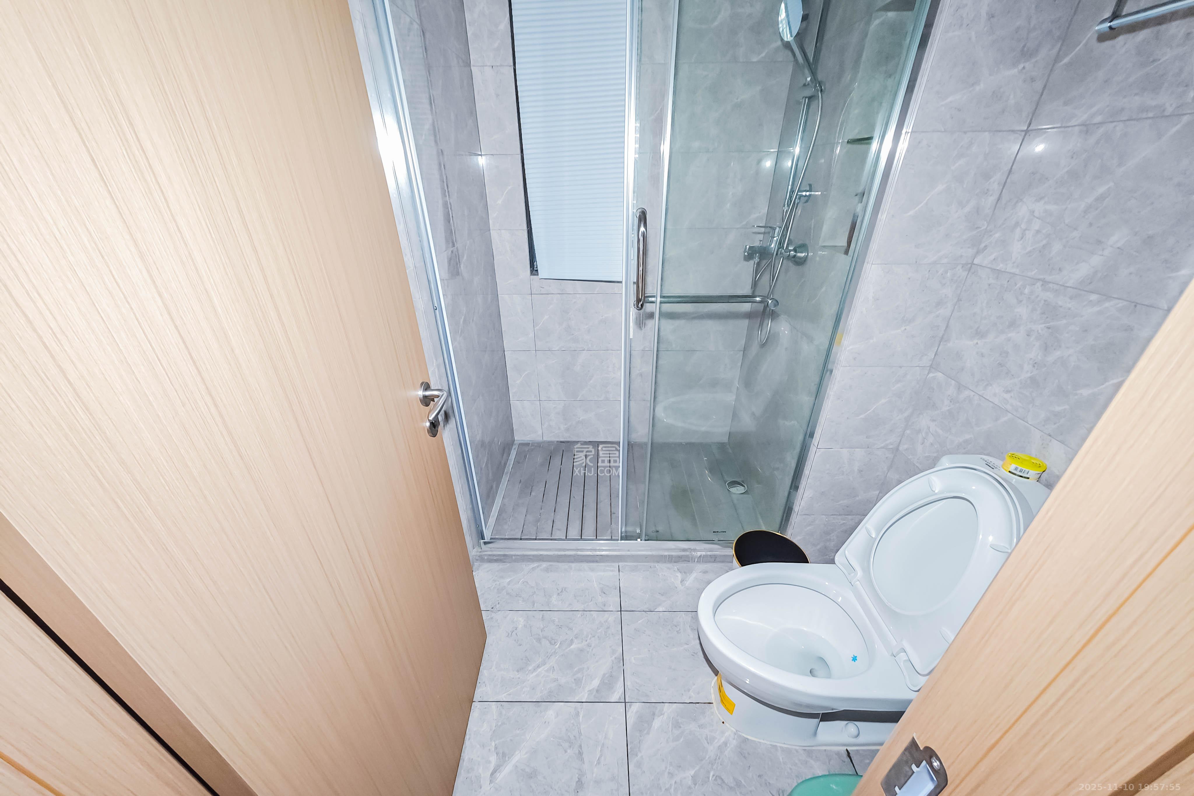 旭辉雨花郡  3室2厅2卫    153.0万卫生间