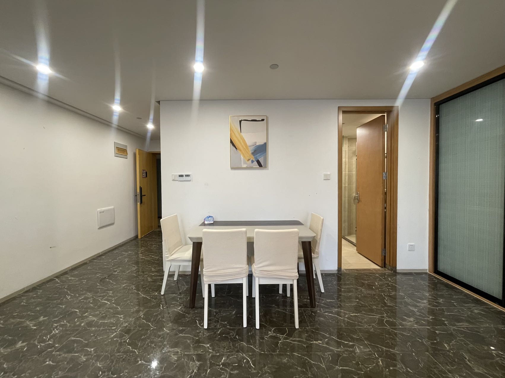 海航豪庭南苑  1室1厅1卫    129.0万客厅