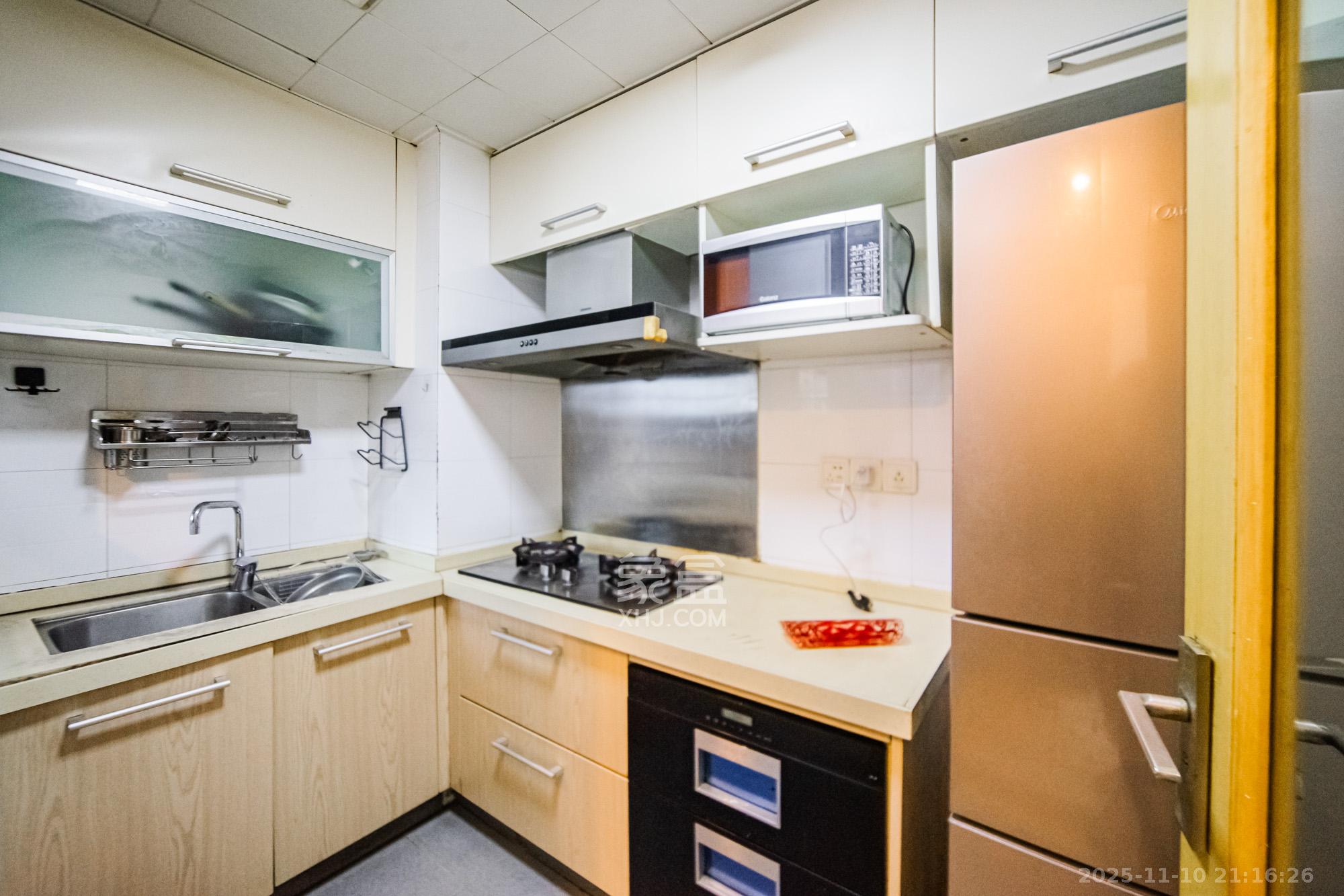 珠江花城三期锦鲤 2室2厅1卫 57.2万 珠江花城三期锦鲤 2室2厅1卫 57.2万厨房