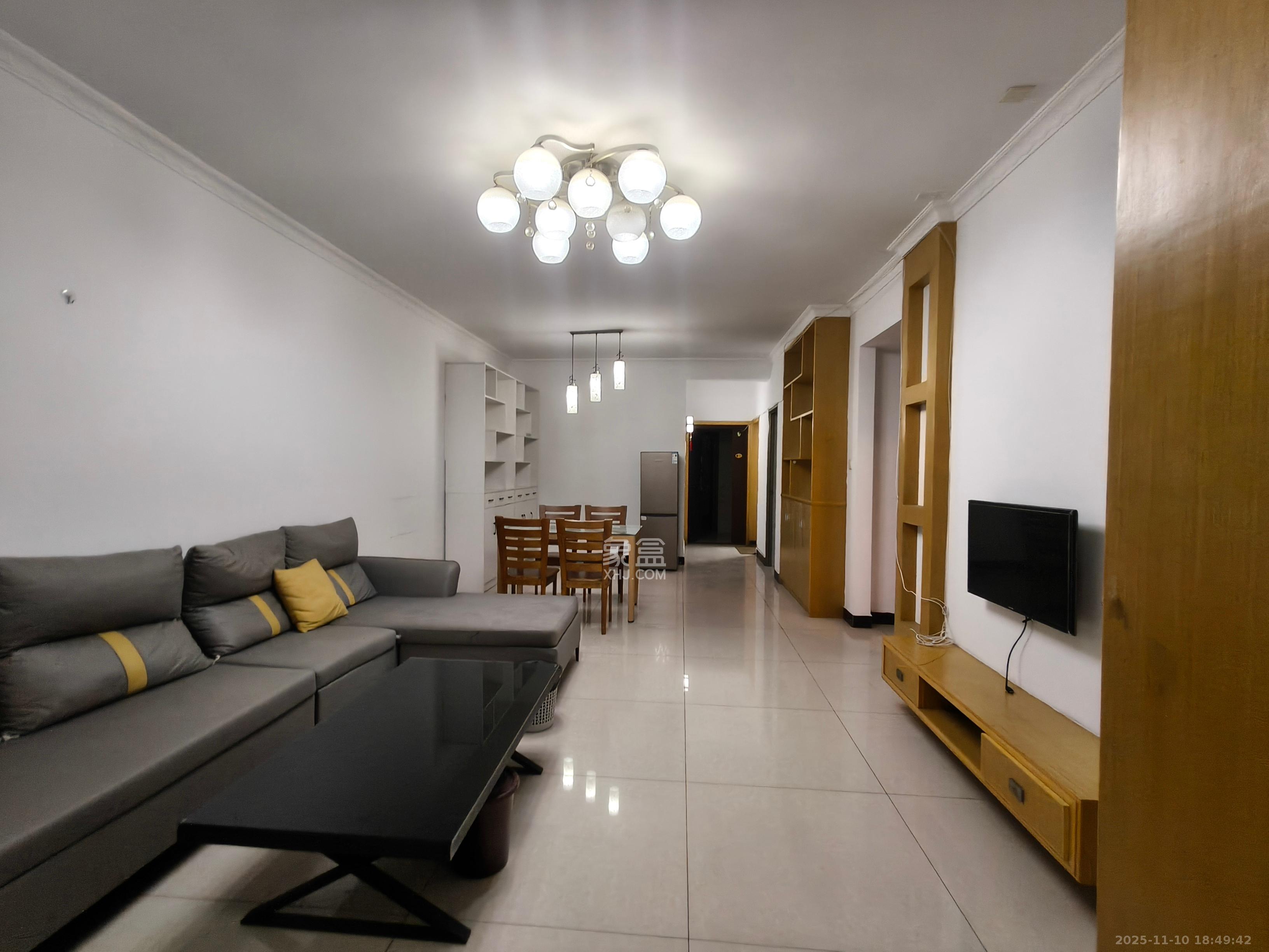 锦湘国际星城三期（锦绣苑）  2室1厅1卫    2200.0元/月室内图