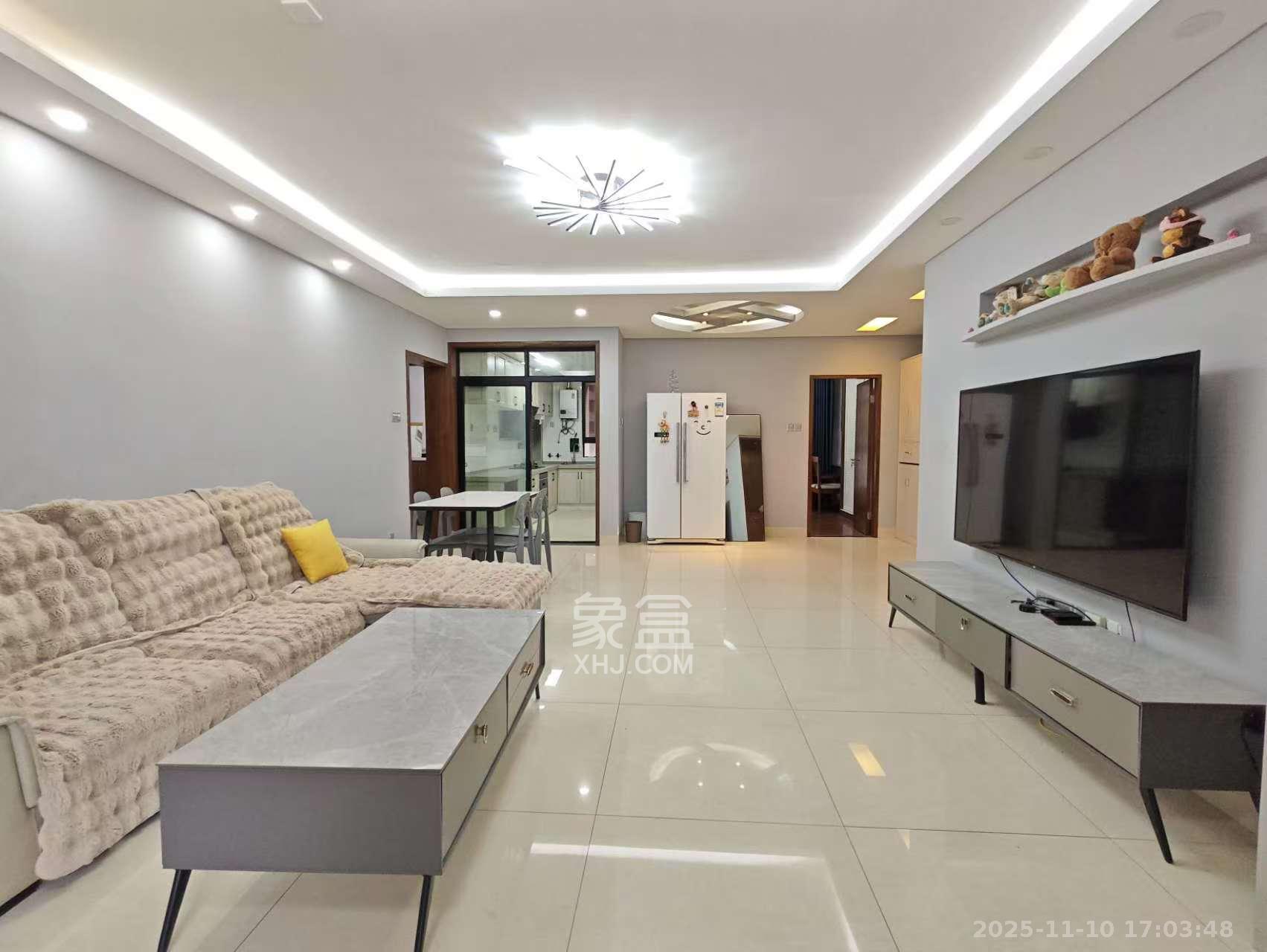 长大卧琥  3室2厅2卫    3200.0元/月室内图