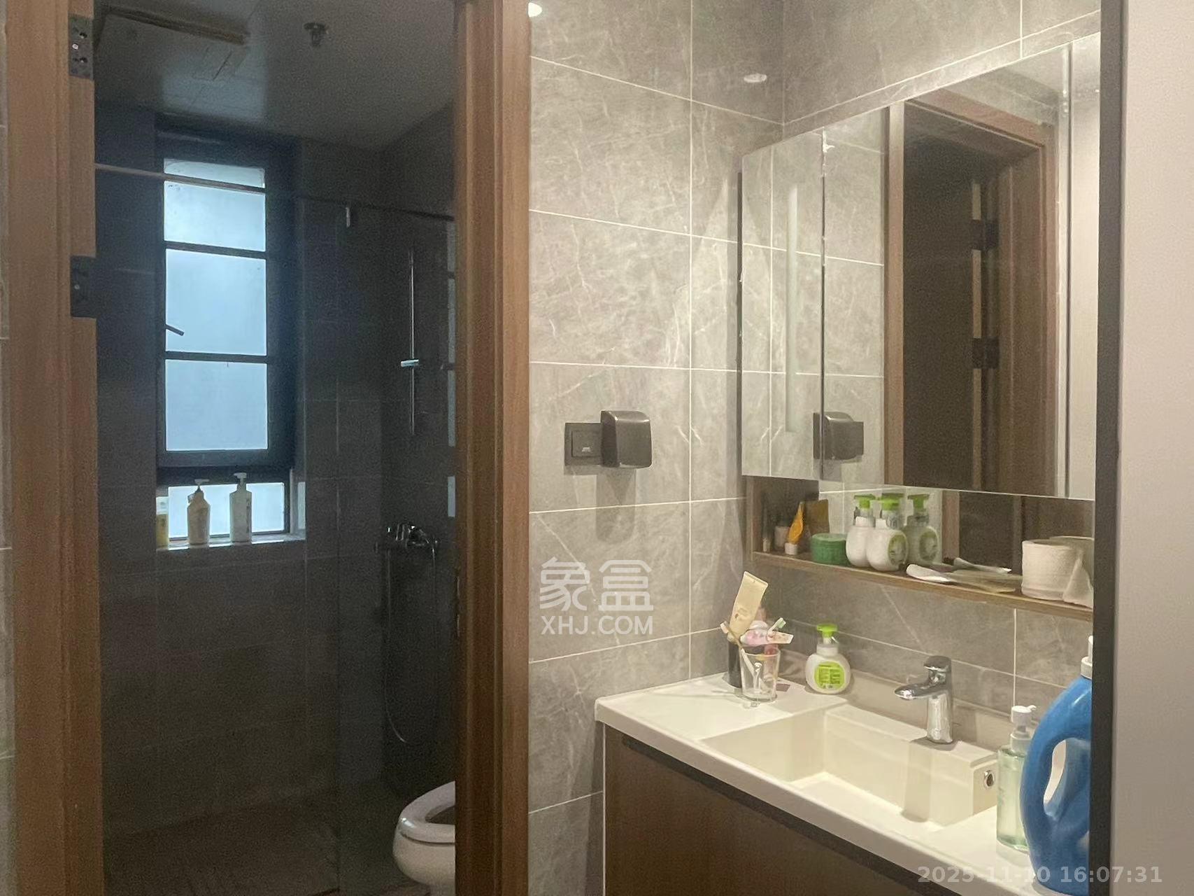 卓越中寰  4室2厅2卫    5200.0元/月室内图