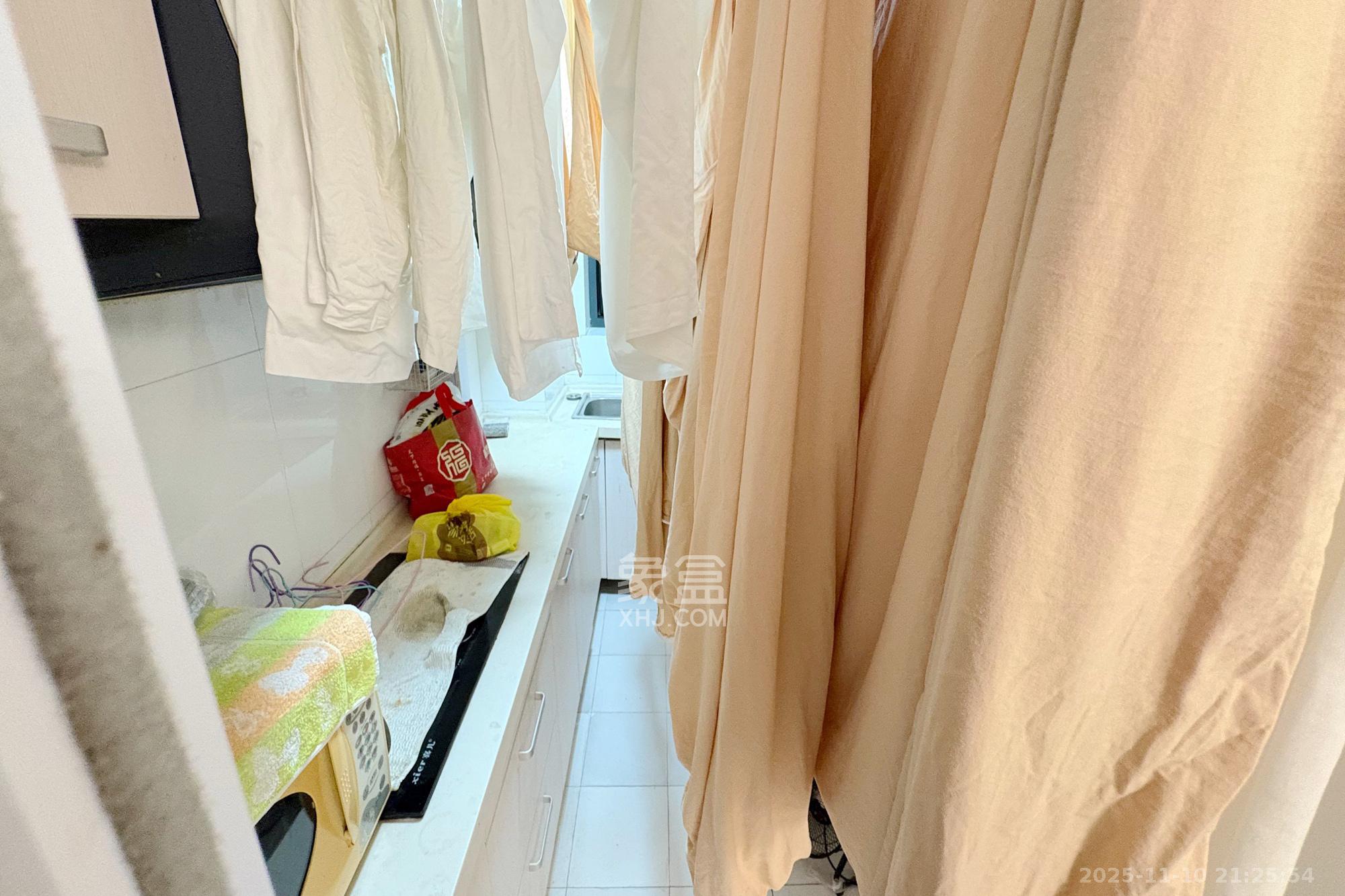 中天广场  2室2厅1卫    82.0万厨房